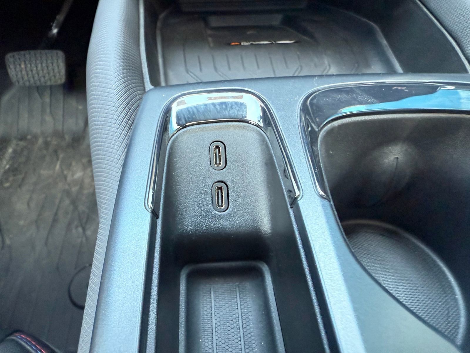 2025 Chevrolet Equinox EV RS - Photo 30