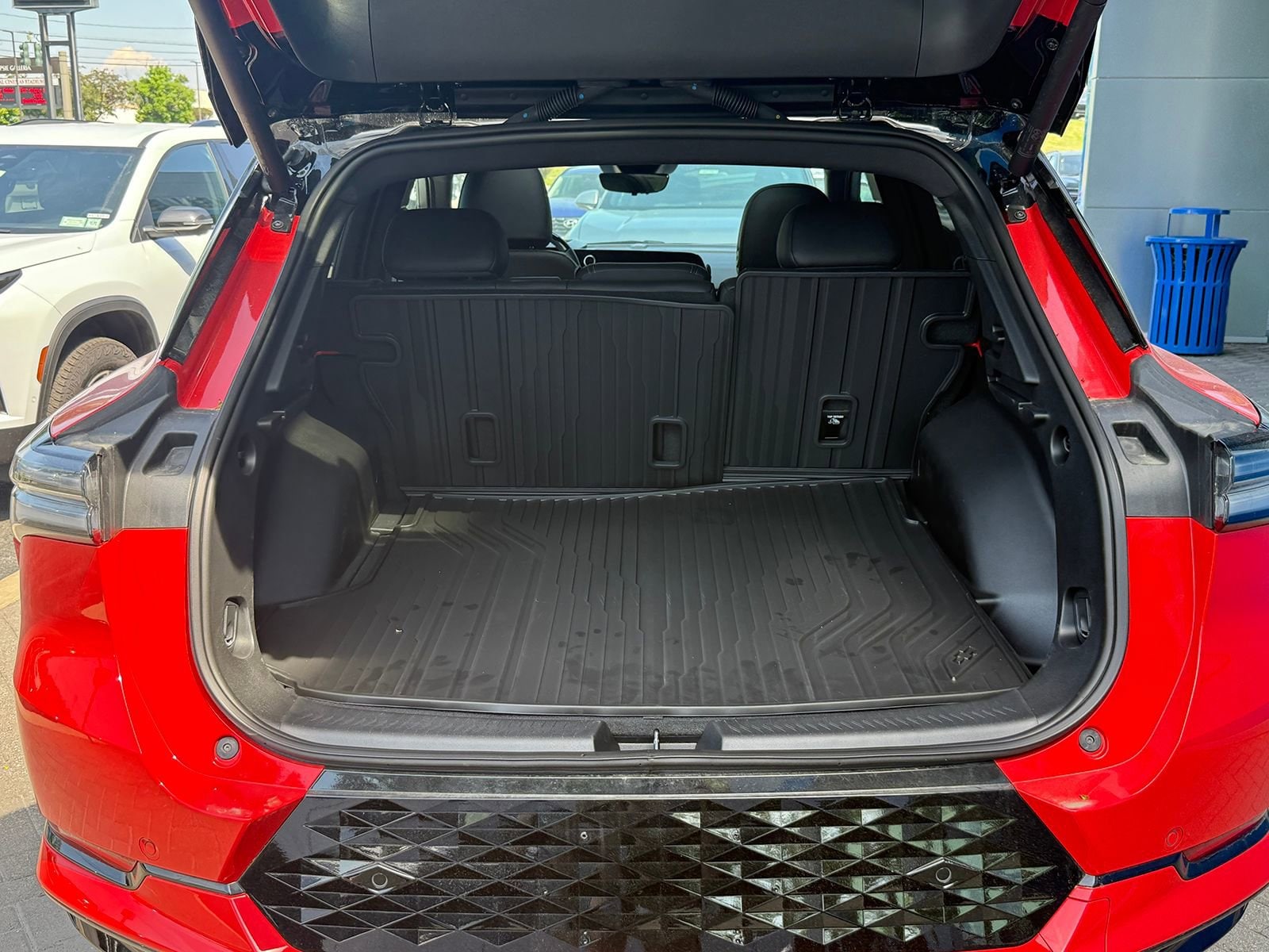 2025 Chevrolet Equinox EV RS - Photo 13