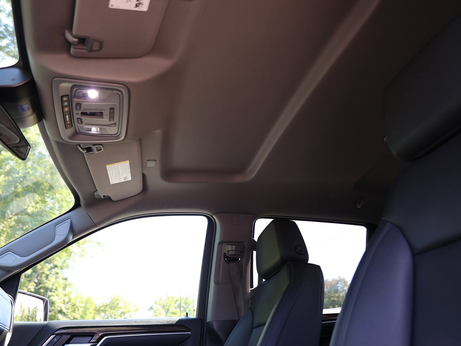 2025 Chevrolet Silverado 1500 RST photo 4