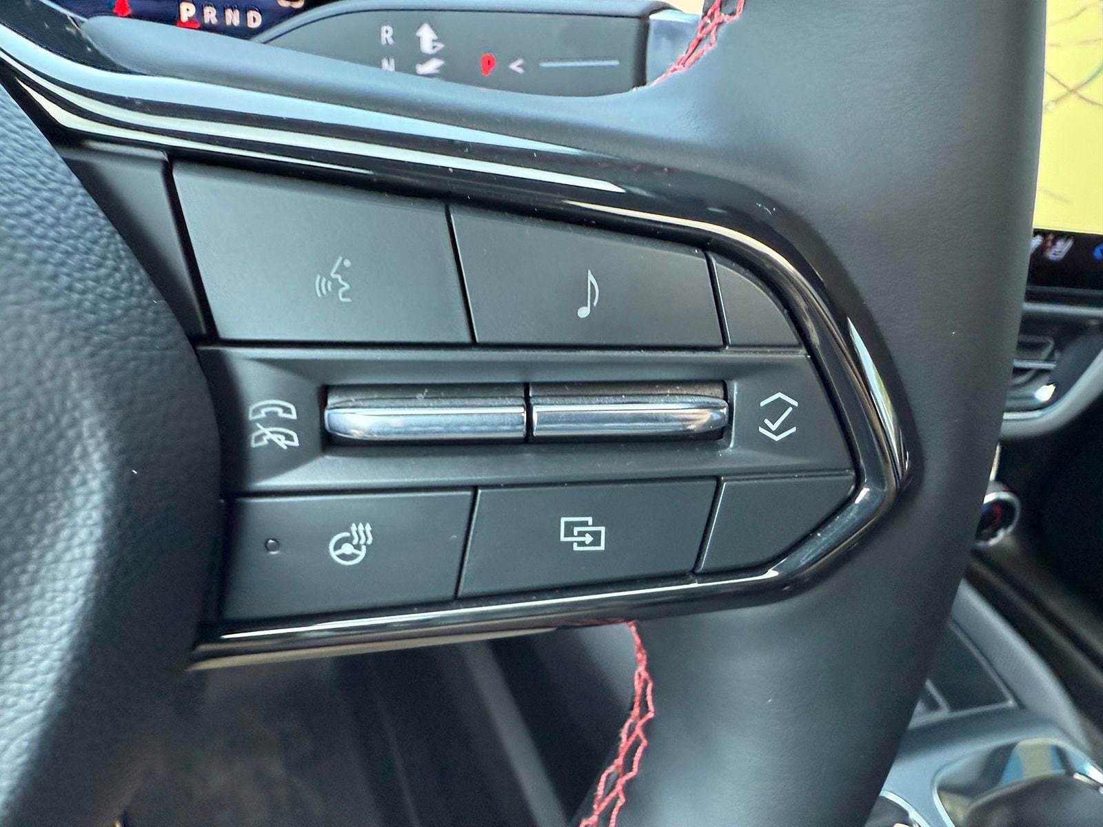 2025 Chevrolet Equinox EV RS - Photo 37