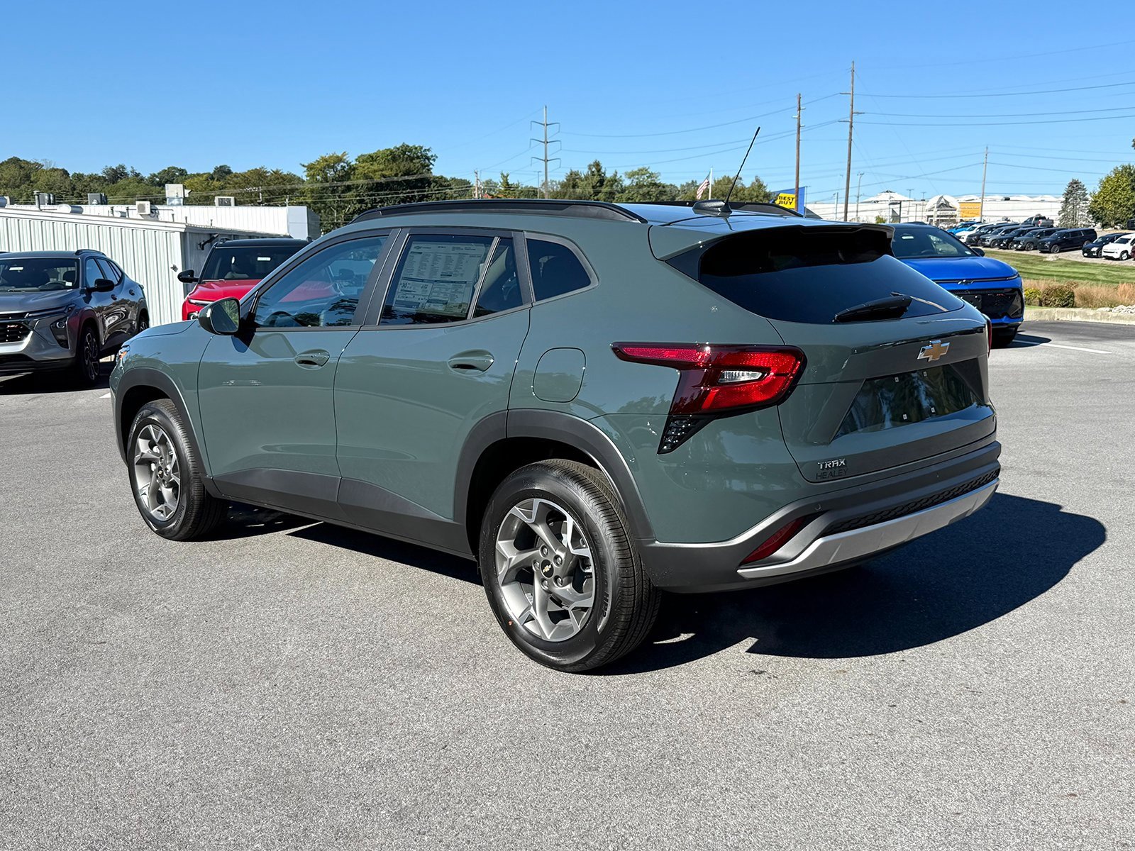 2025 Chevrolet Trax LT photo 3