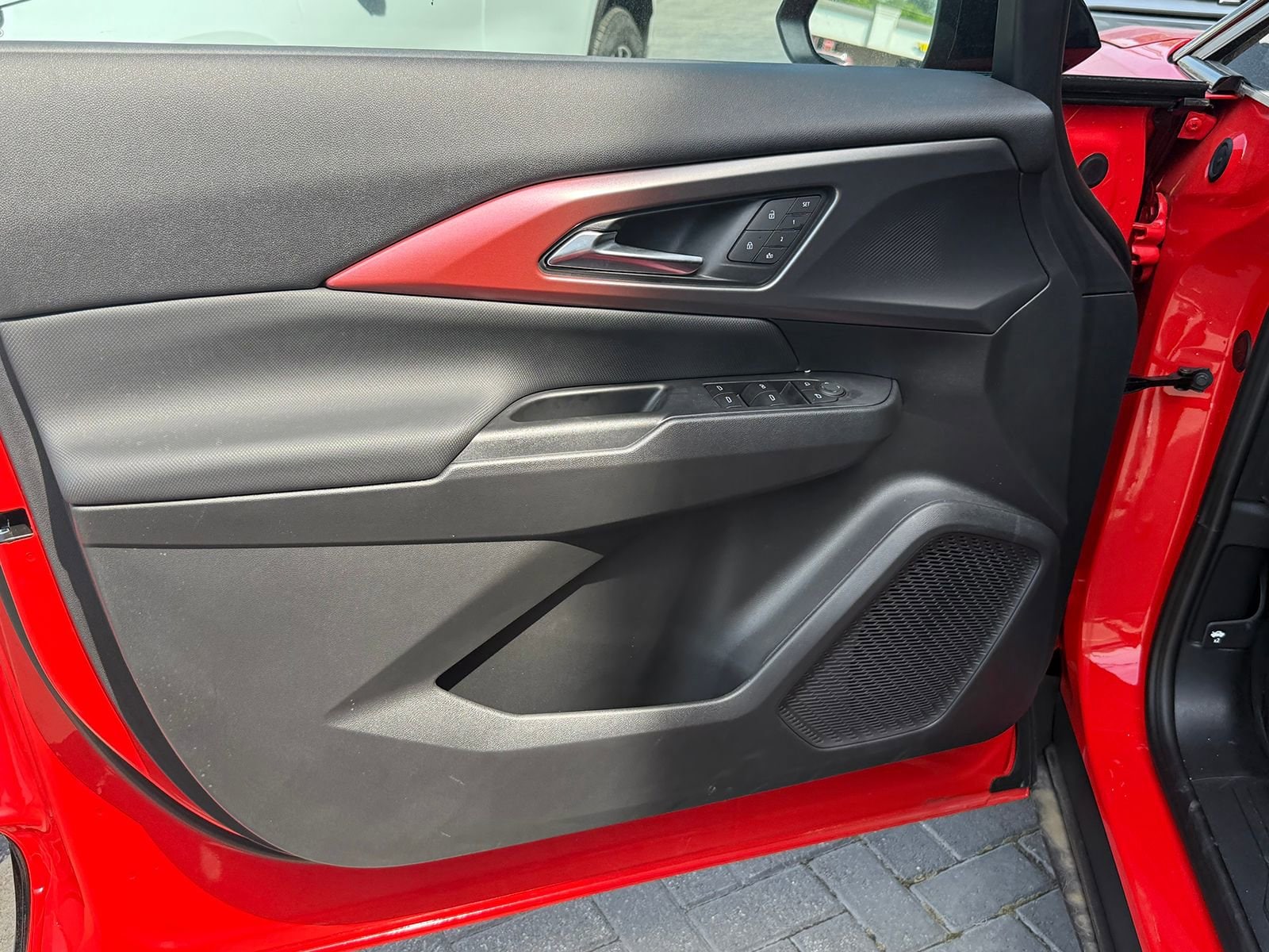 2025 Chevrolet Equinox EV RS - Photo 16