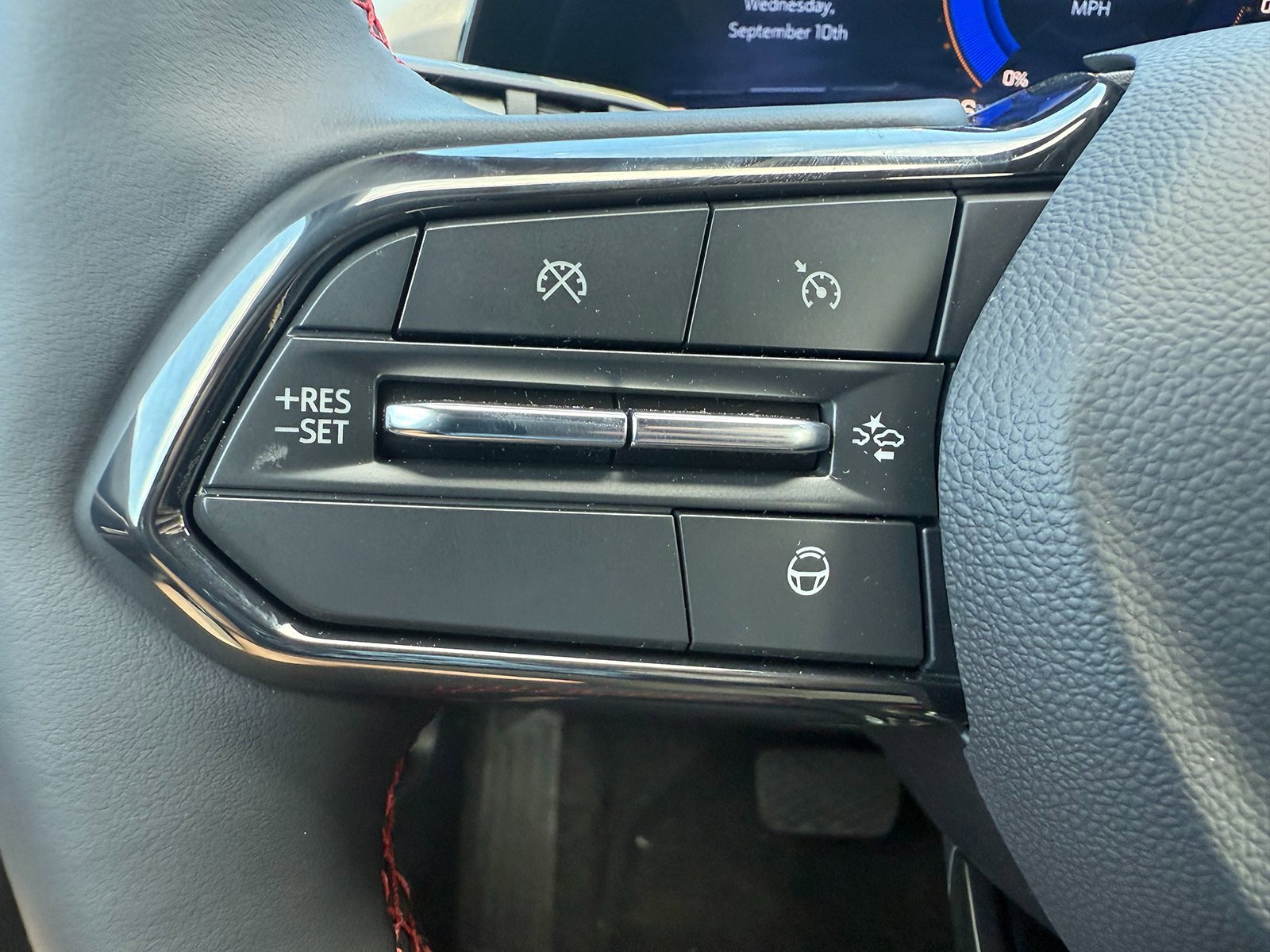 2025 Chevrolet Equinox EV RS - Photo 37