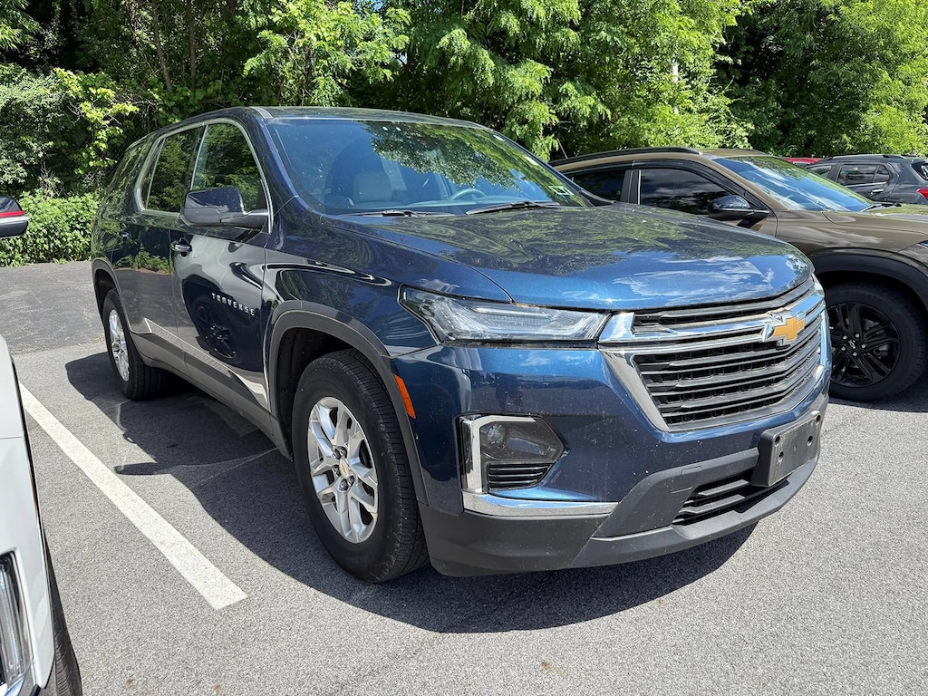 Used 2023 Chevrolet Traverse LS SUV