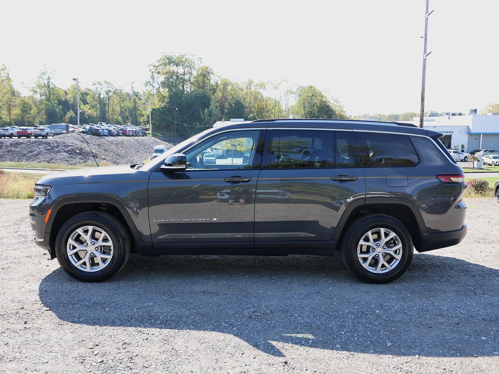 2023 Jeep Grand Cherokee Limited photo 3