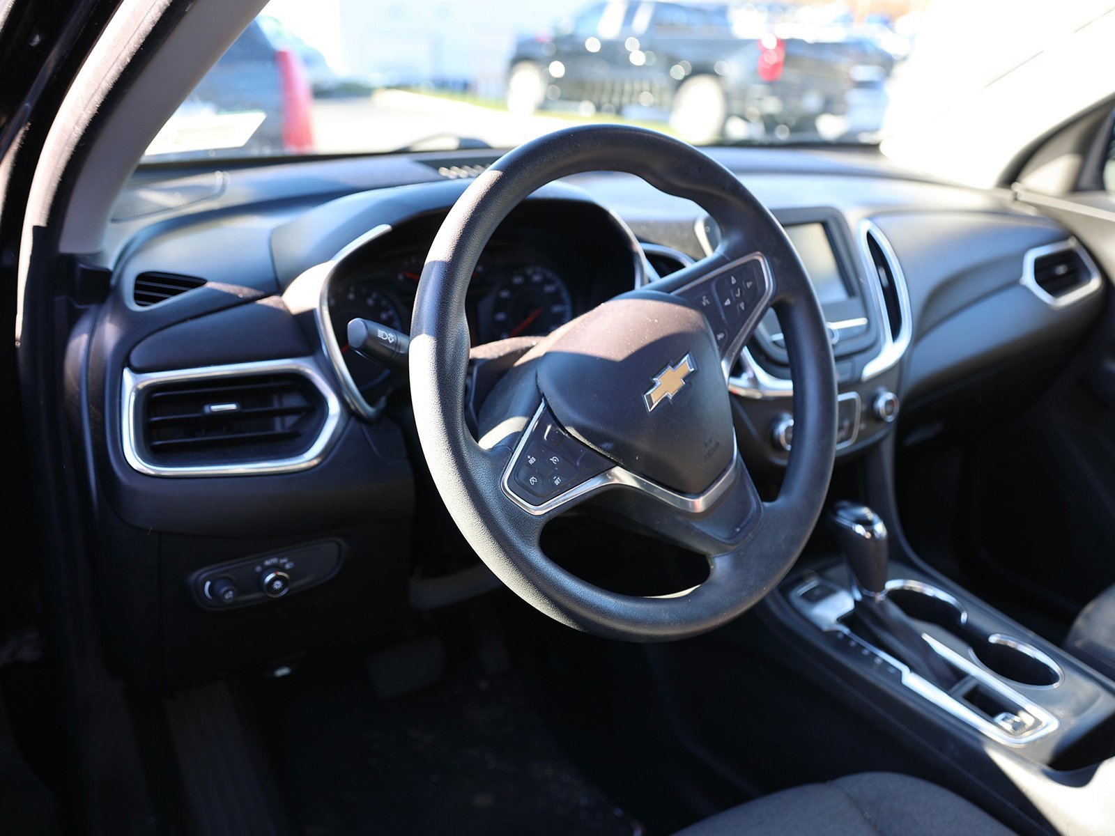 2018 Chevrolet Equinox LT photo 3