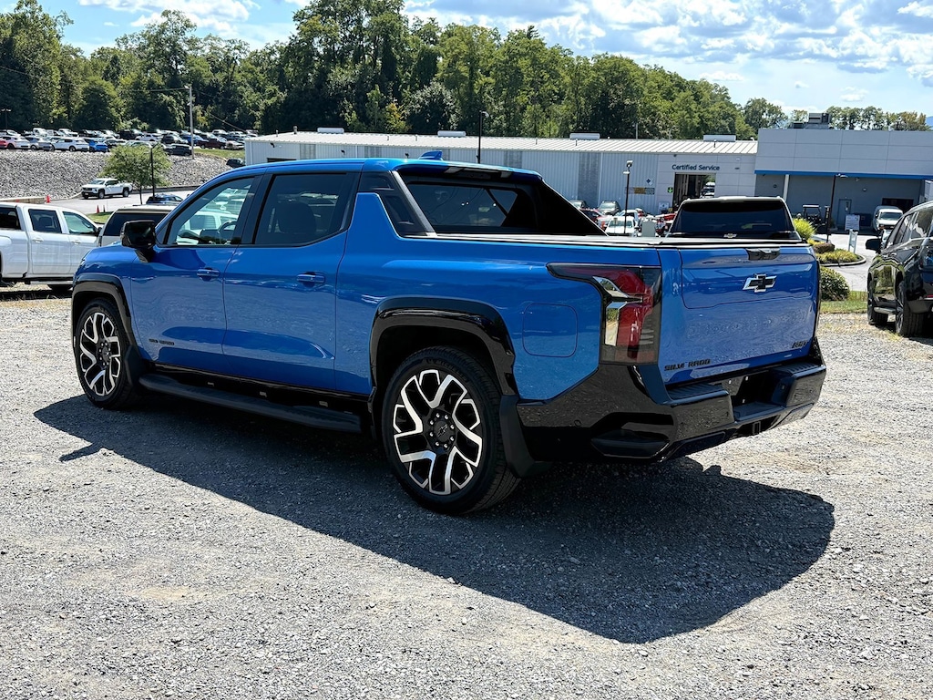 New 2025 Chevrolet Silverado EV RST - Max Range Truck Crew Cab