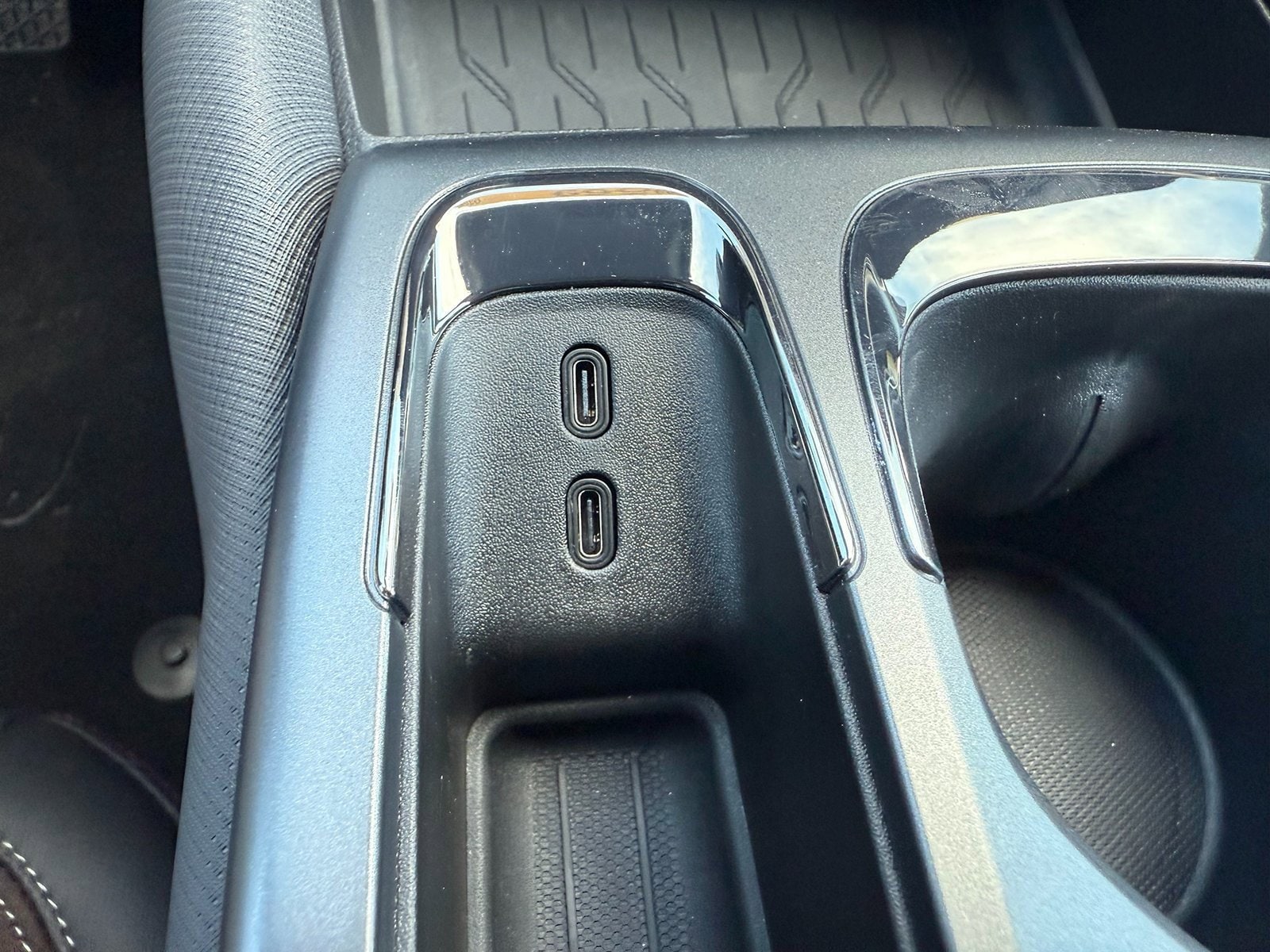 2025 Chevrolet Equinox EV RS - Photo 32