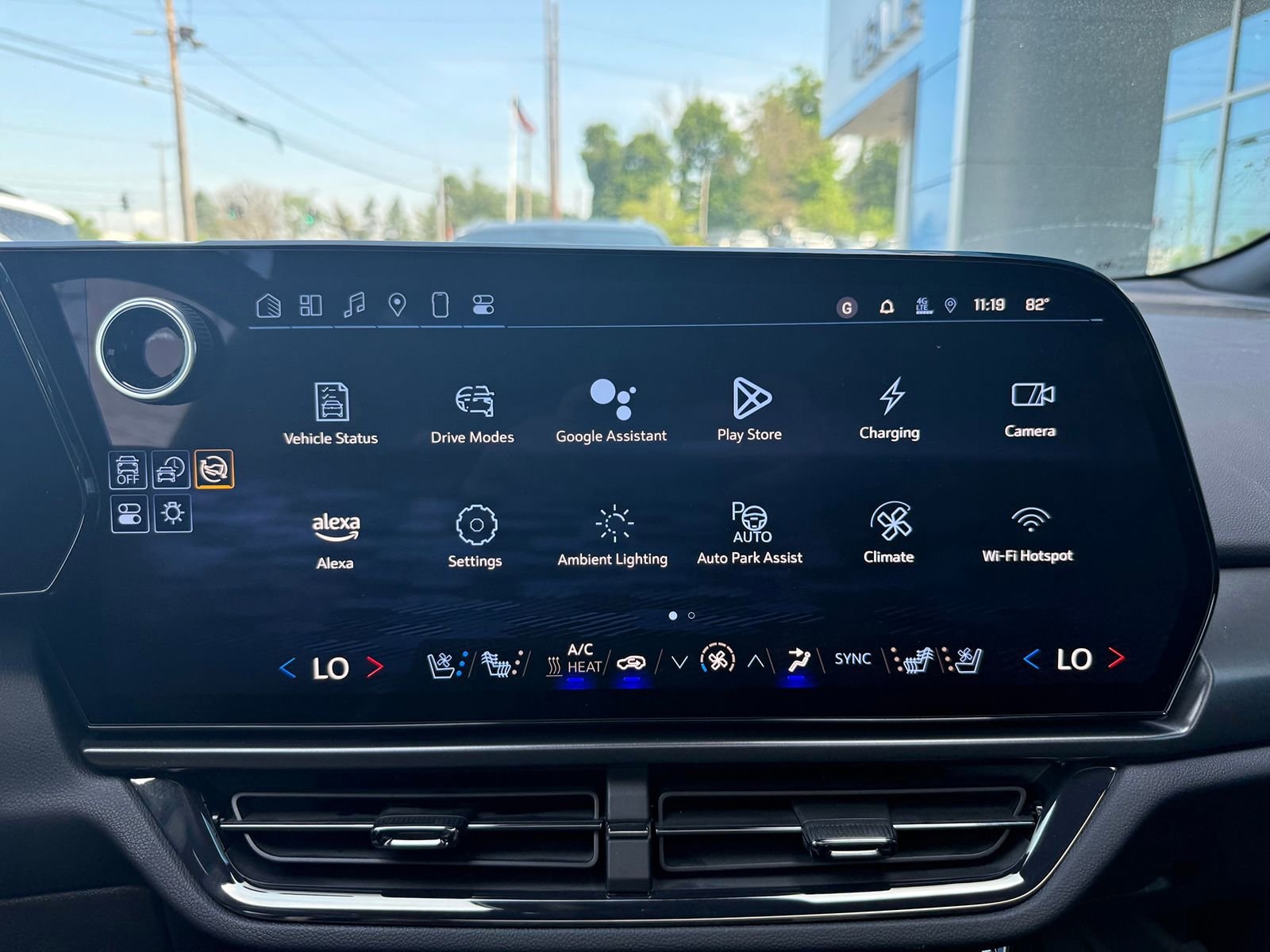 2025 Chevrolet Equinox EV RS - Photo 33