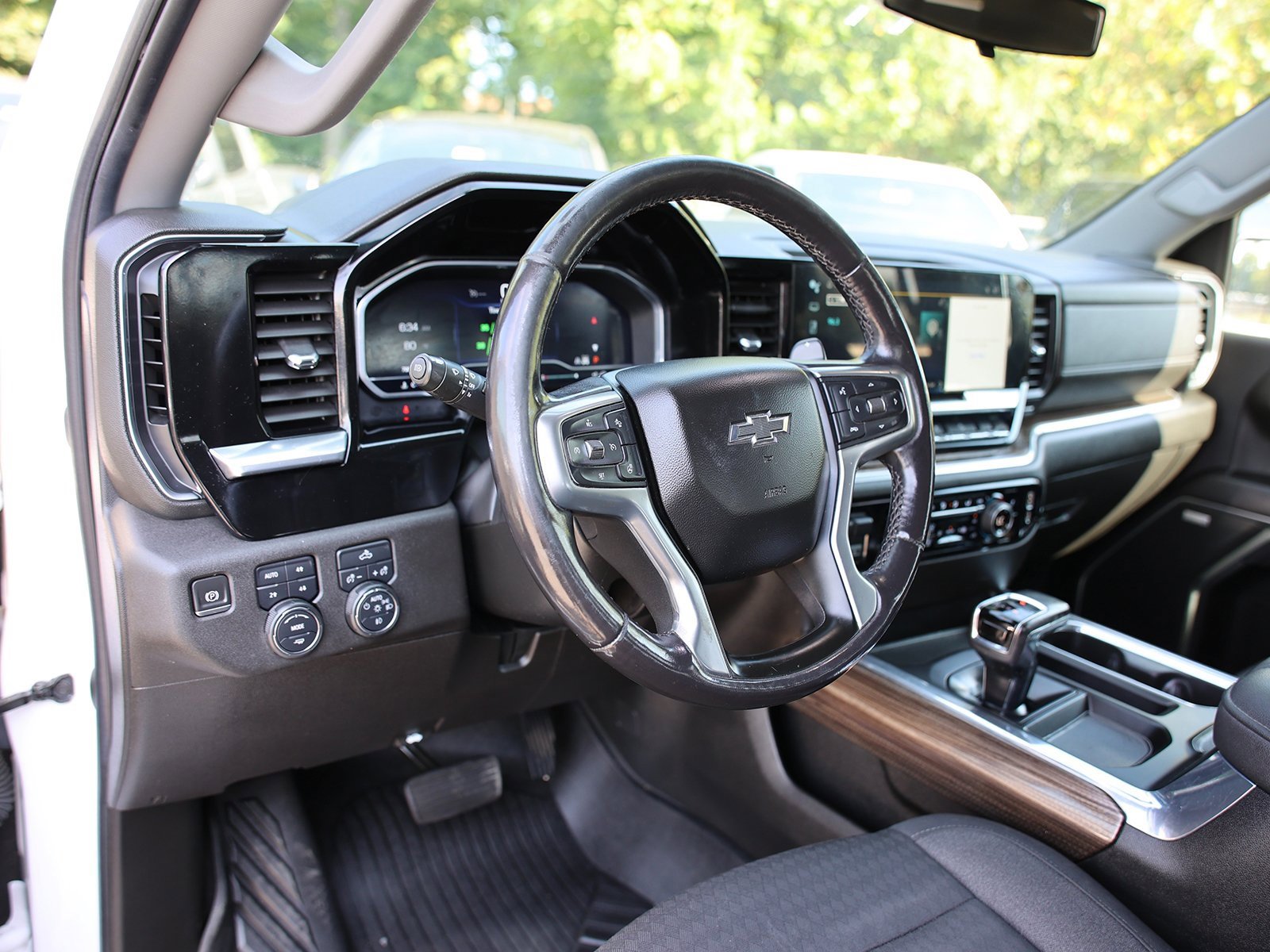 2022 Chevrolet Silverado 1500 RST photo 3
