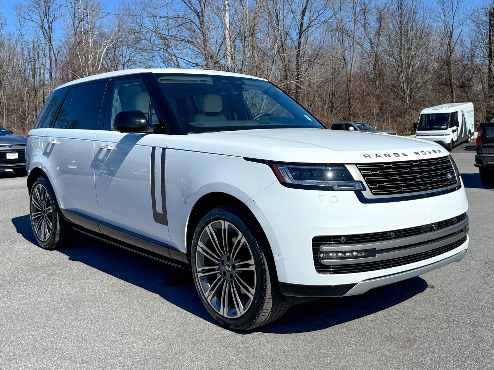 2025 Land Rover Range Rover 3.0 SE LWB 7's photo