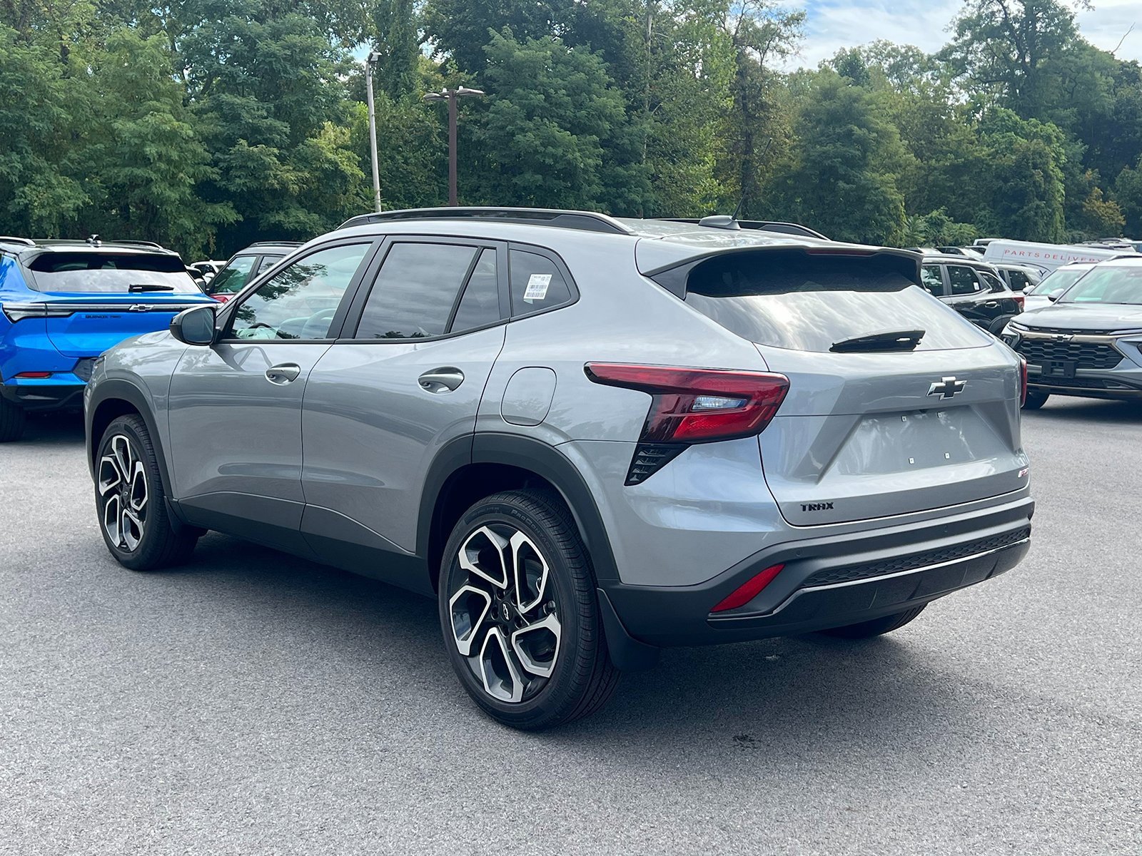 2025 Chevrolet Trax photo 2