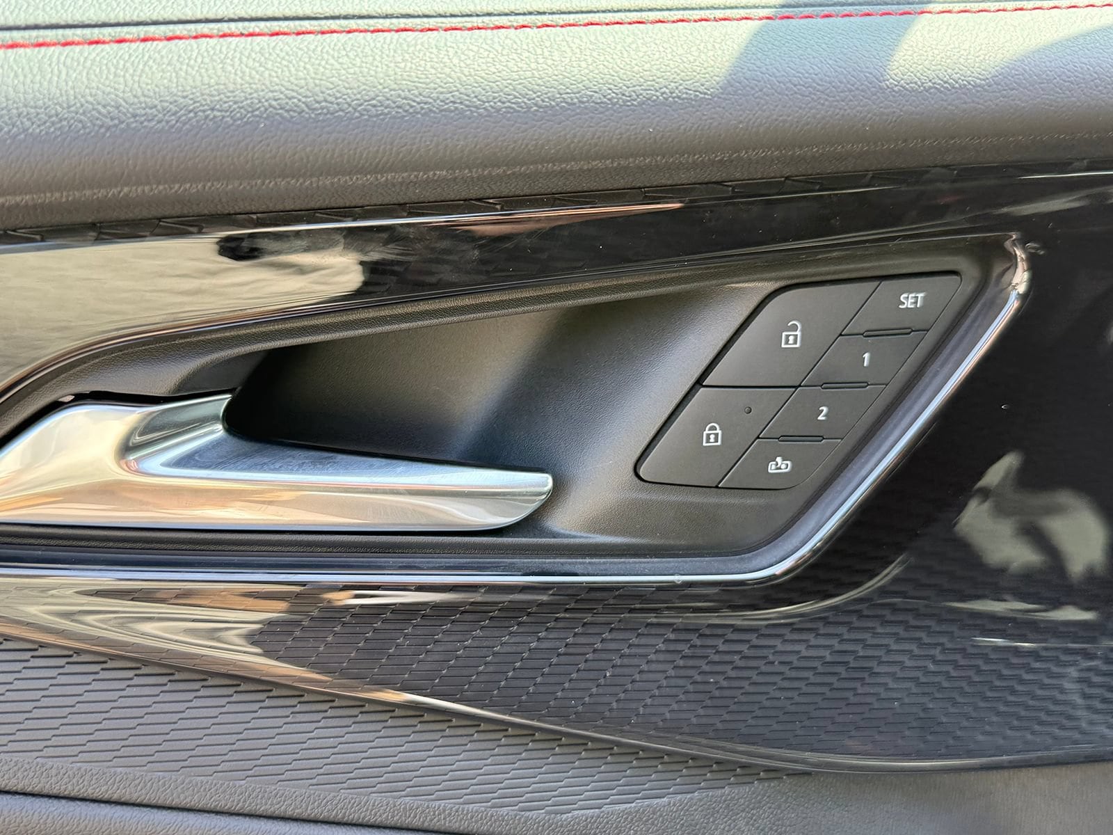 2025 Chevrolet Blazer EV RS - Photo 17