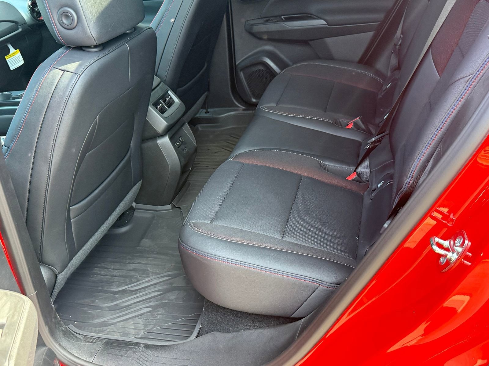 2025 Chevrolet Equinox EV RS - Photo 23