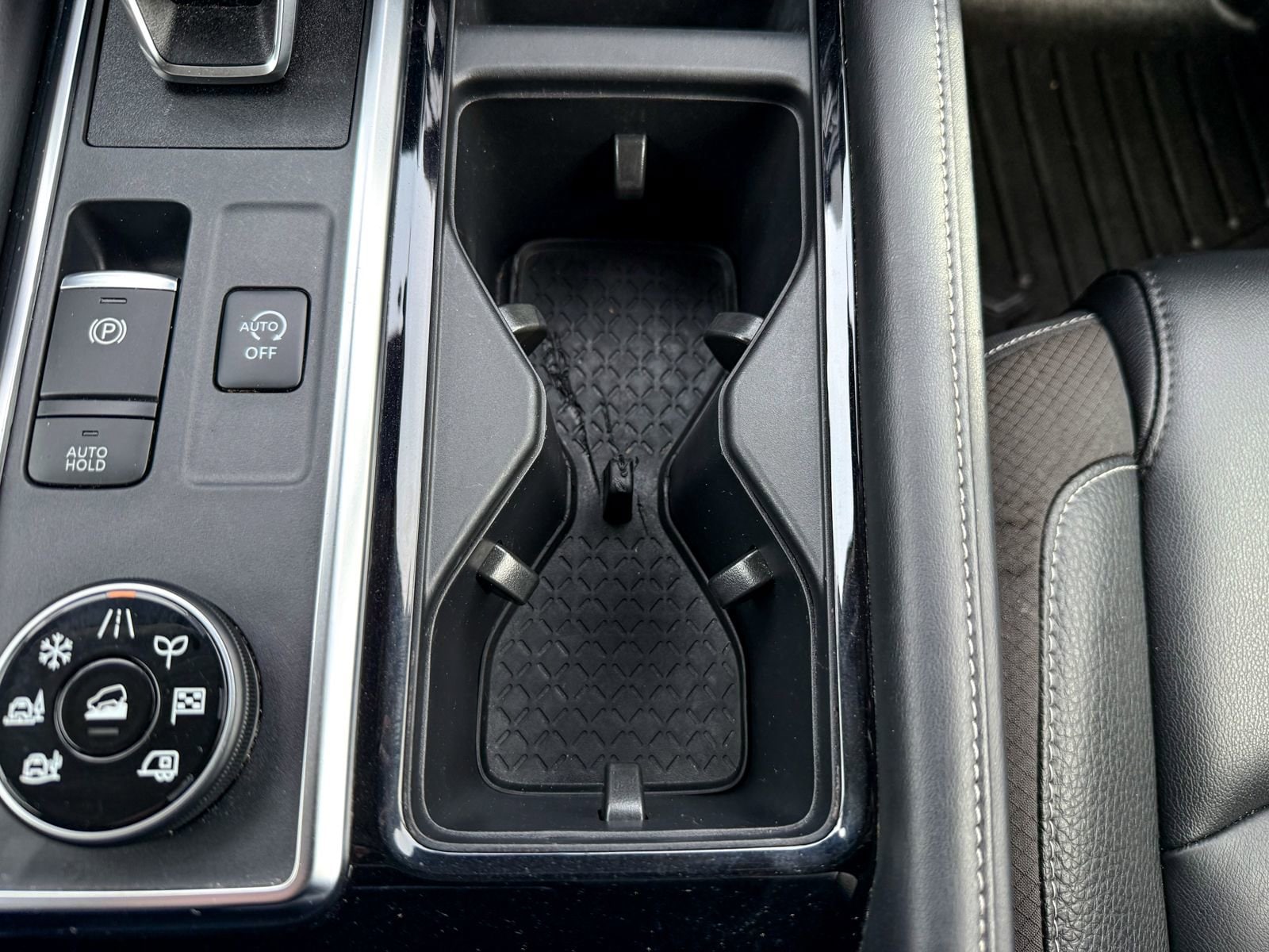 2023 Nissan Pathfinder SL - Photo 22