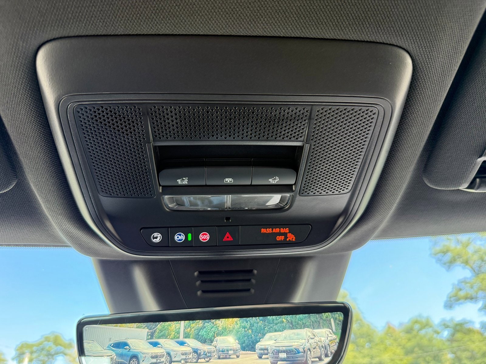 2025 Chevrolet Equinox EV RS - Photo 39