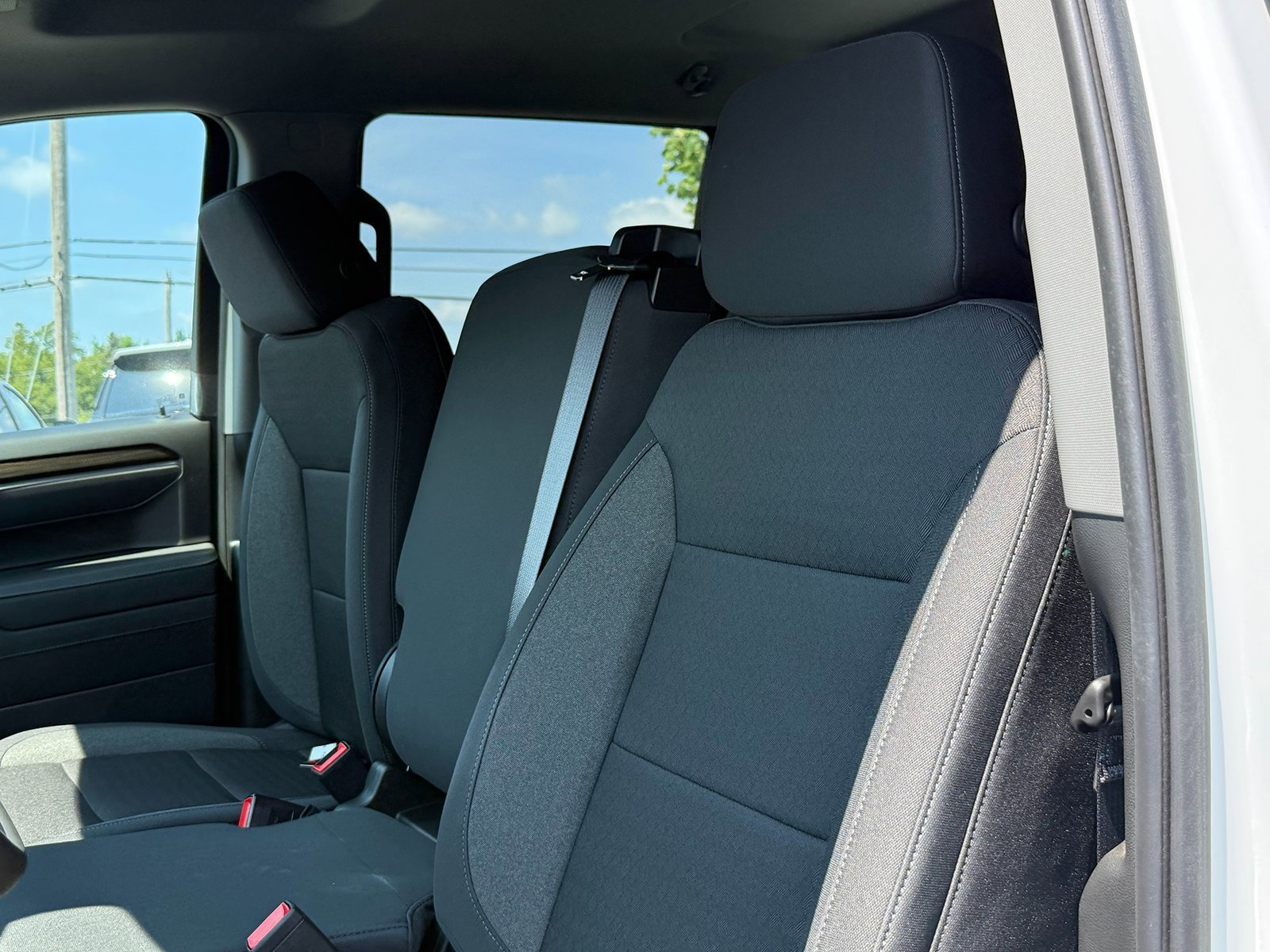 2025 Chevrolet Silverado 1500 LT photo 3