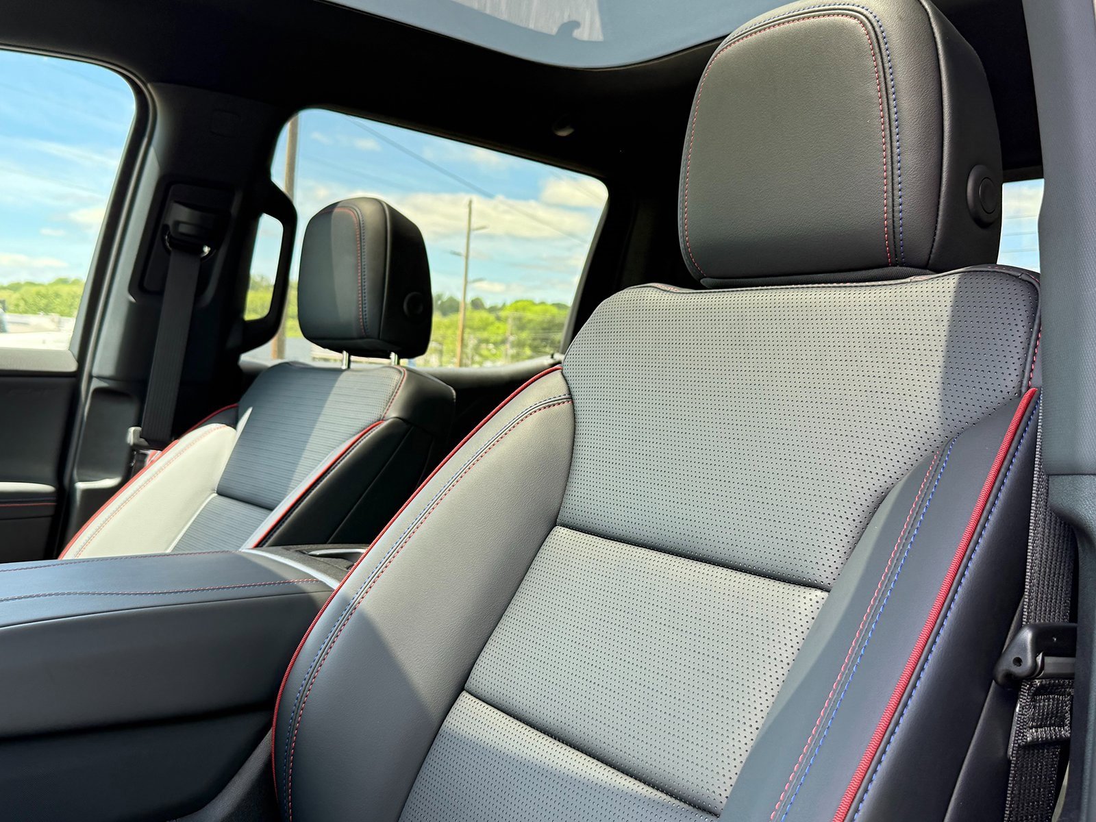 2025 Chevrolet Silverado EV RST photo 3