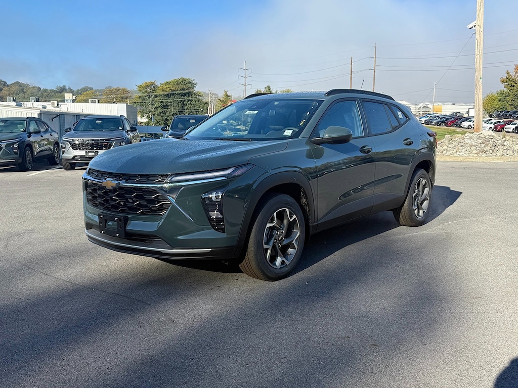 New 2025 Chevrolet Trax LT SUV