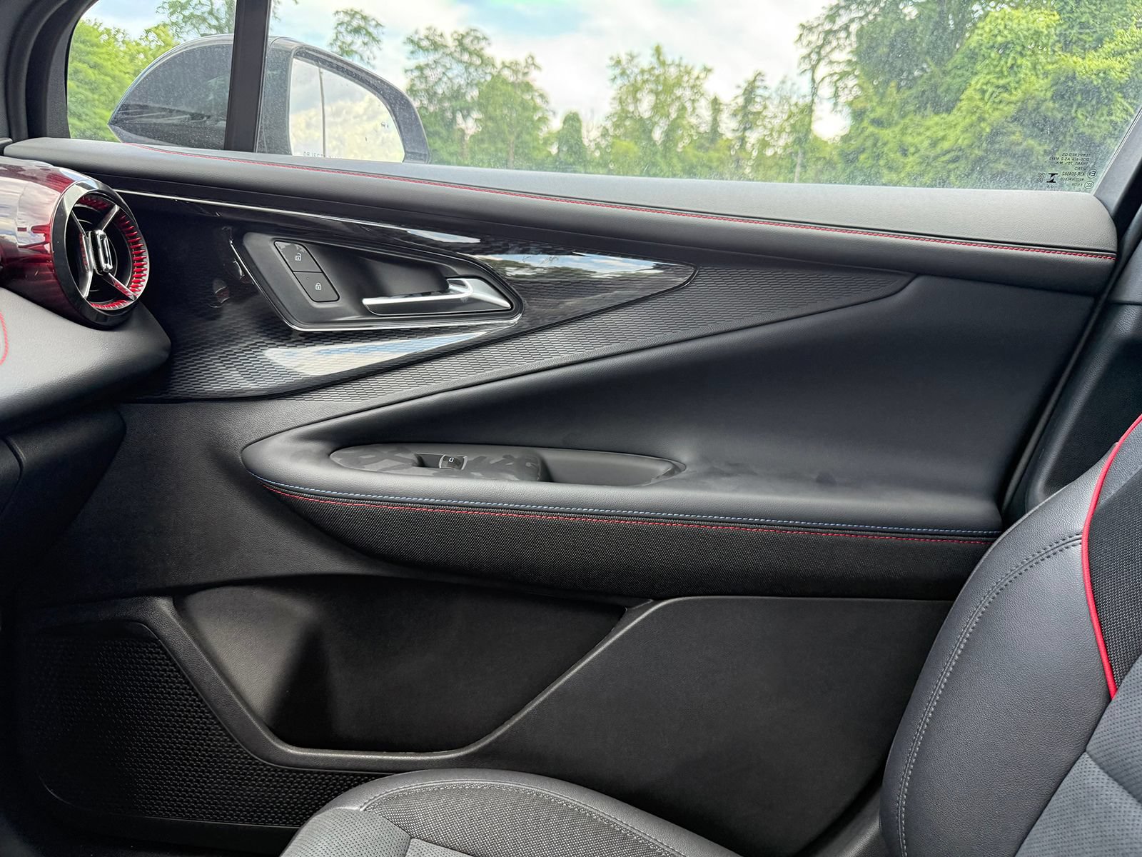 2025 Chevrolet Blazer EV RS - Photo 39