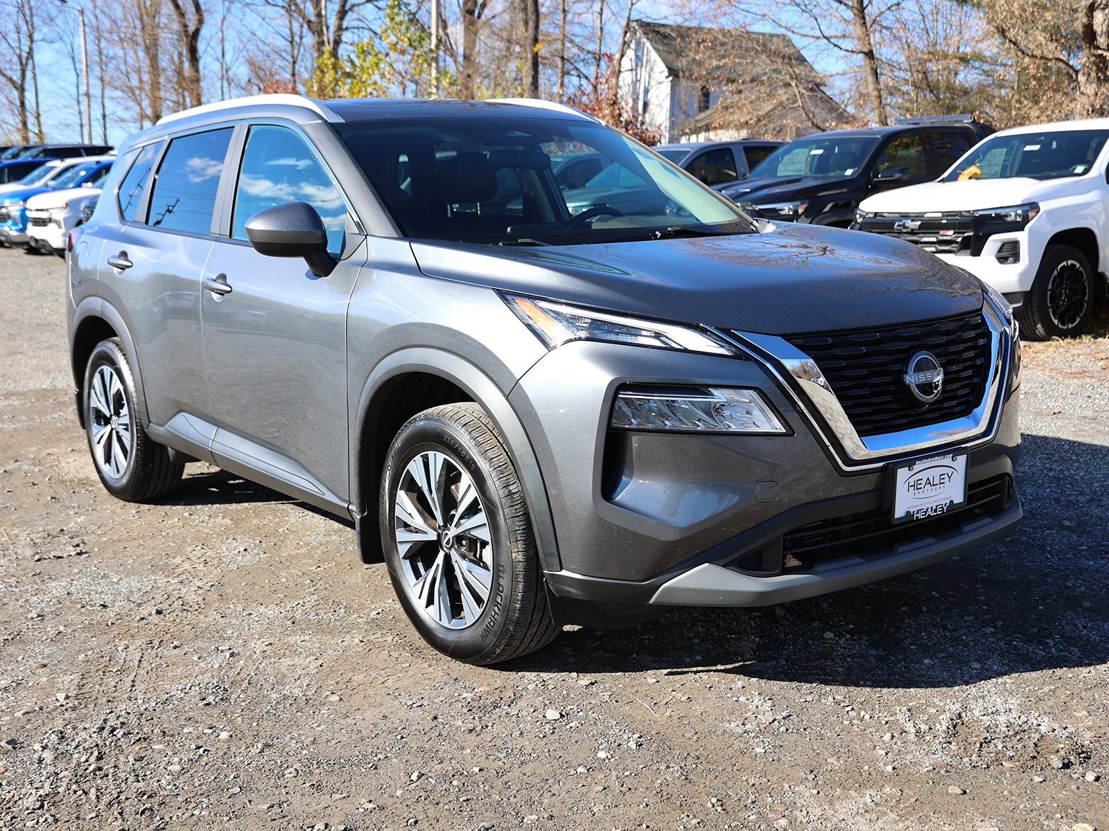 2023 Nissan Rogue SV's photo