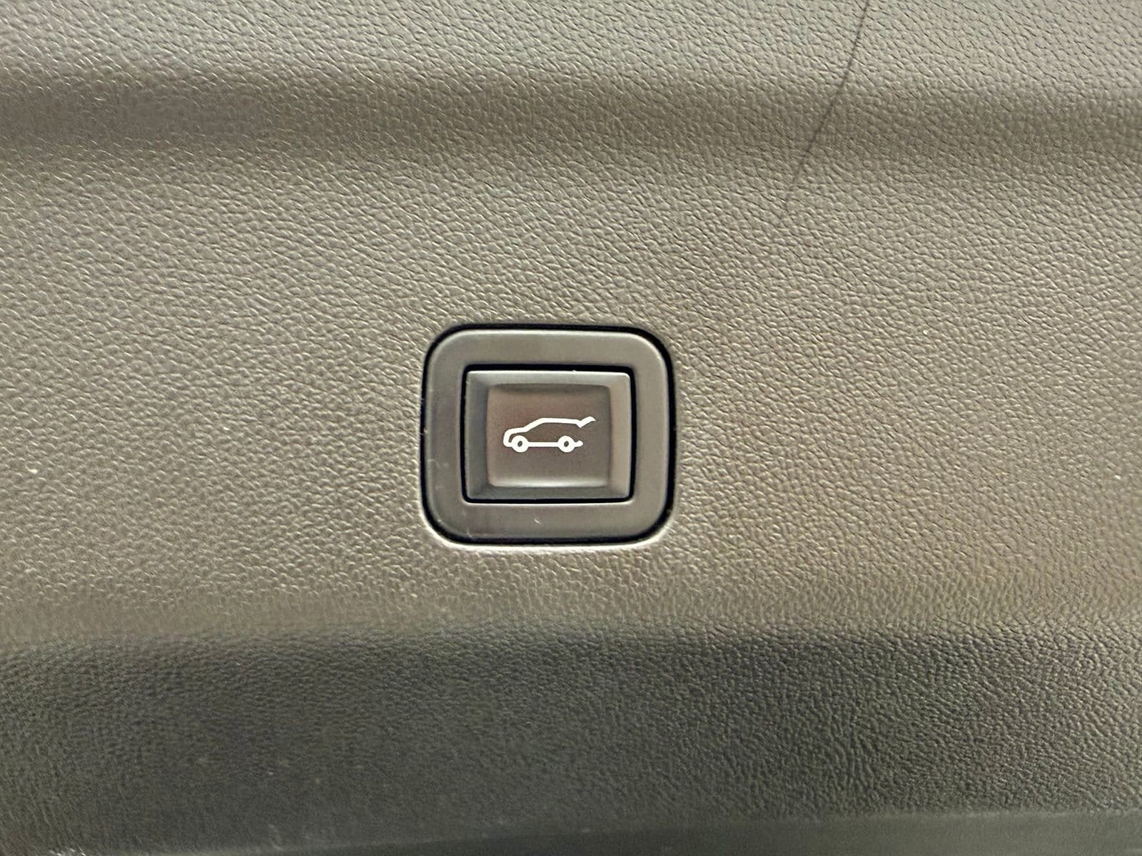 2022 Chevrolet Tahoe LT - Photo 11