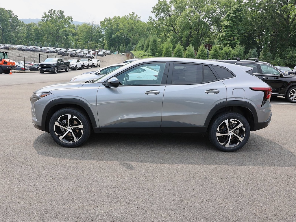 Used 2025 Chevrolet Trax 1RS SUV