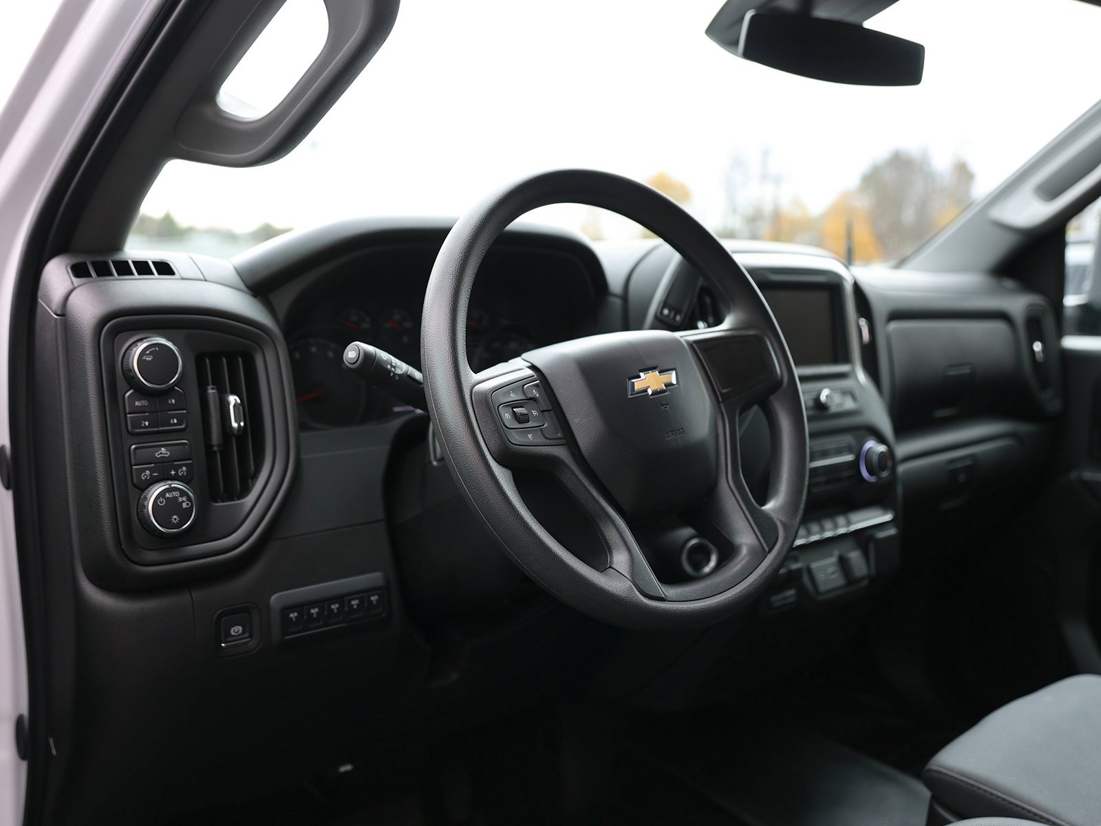 2024 Chevrolet Silverado 2500HD photo 2