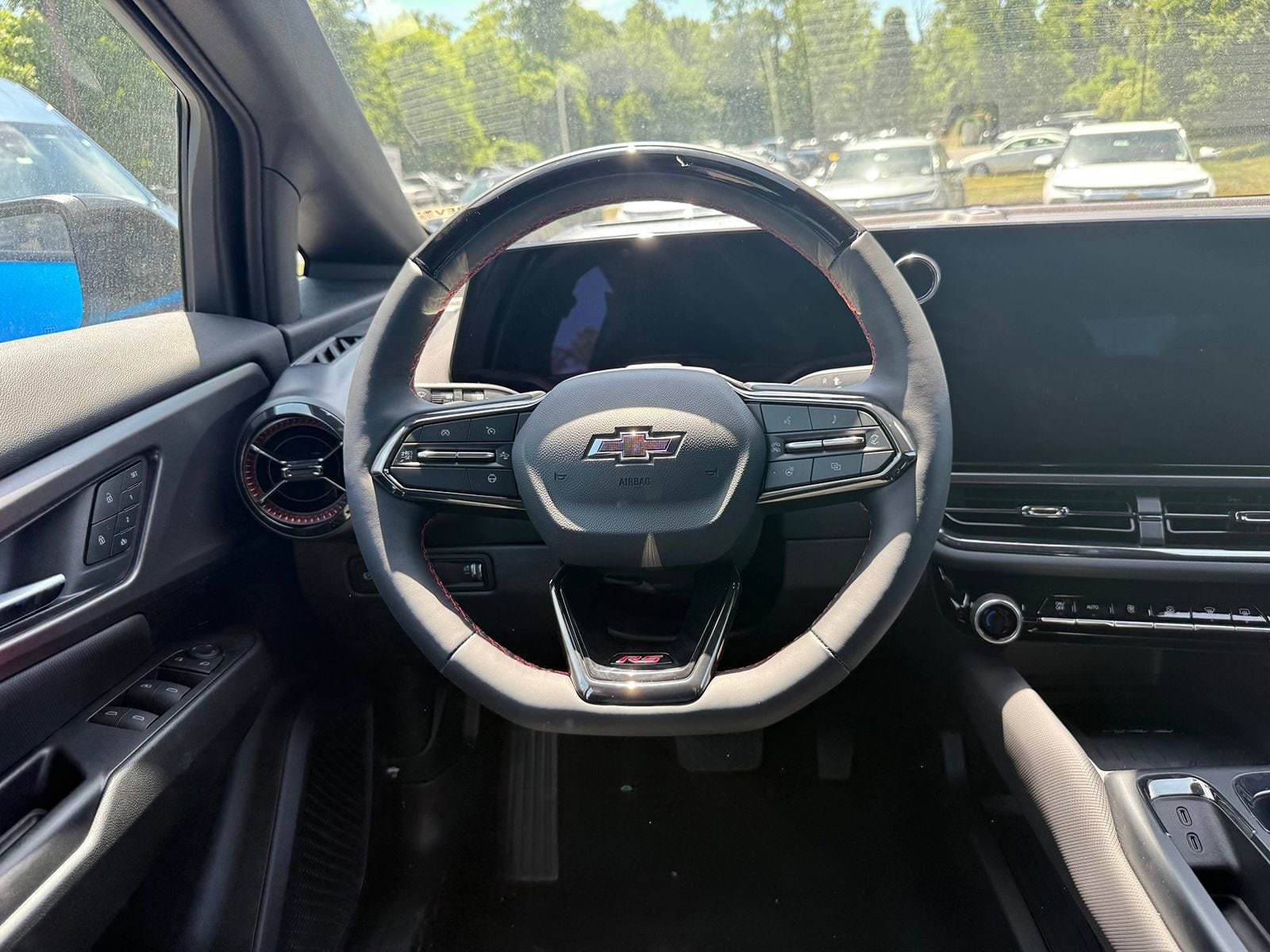 2025 Chevrolet Equinox EV RS - Photo 24