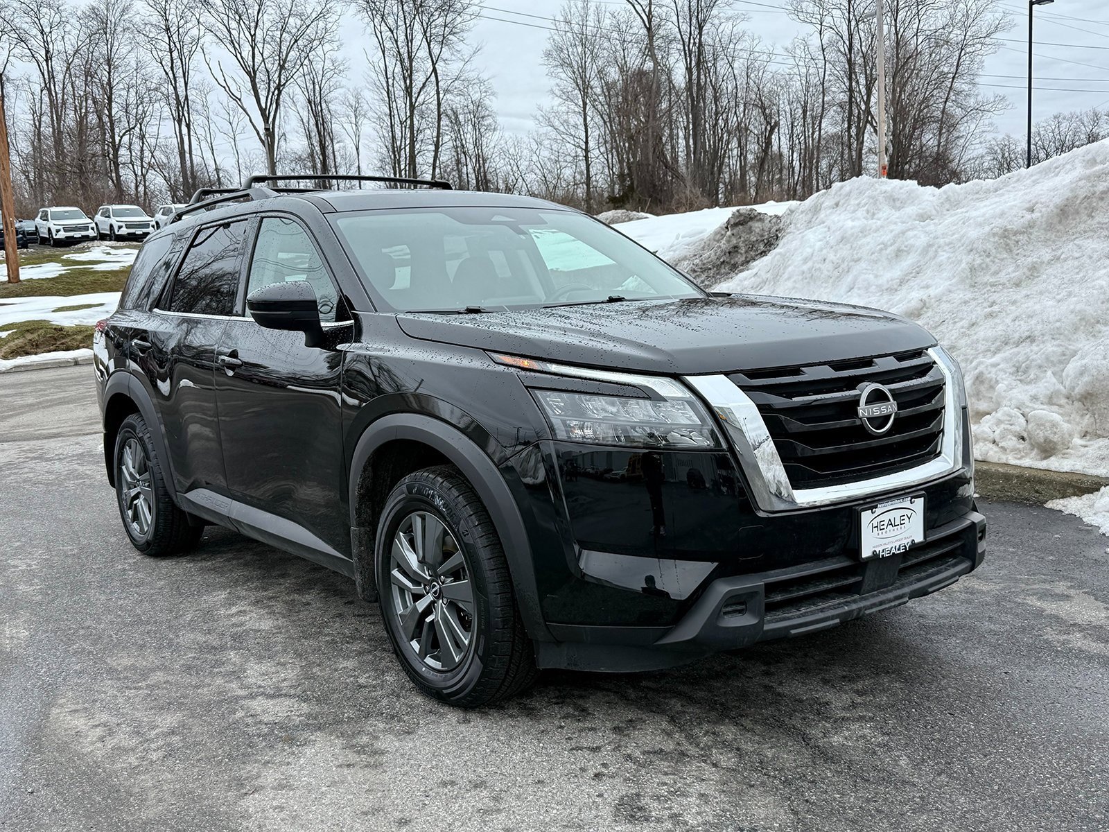2024 Nissan Pathfinder SV