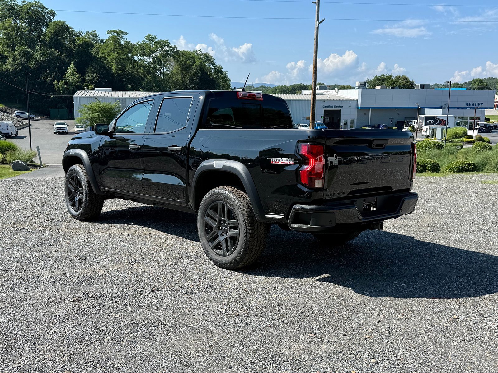 2025 Chevrolet Colorado Trail Boss photo 2