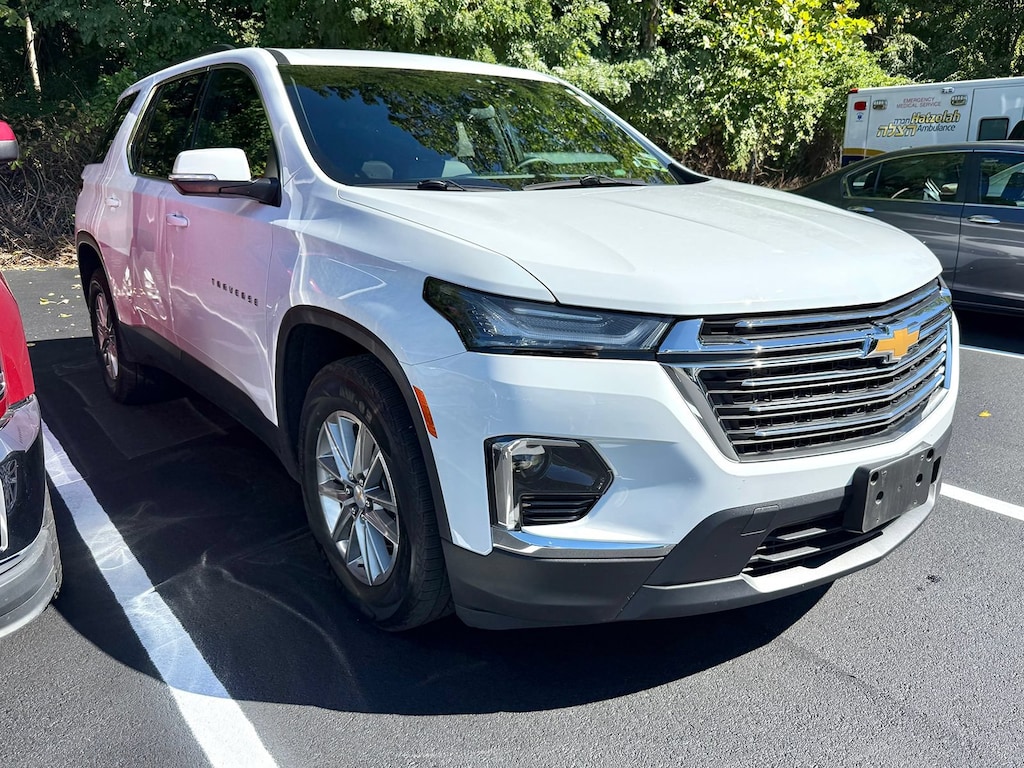 Used 2023 Chevrolet Traverse LT Leather SUV