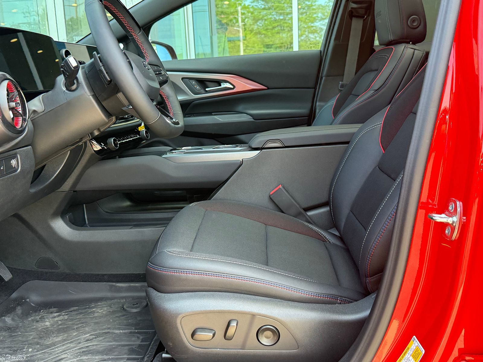 2025 Chevrolet Equinox EV RS - Photo 19