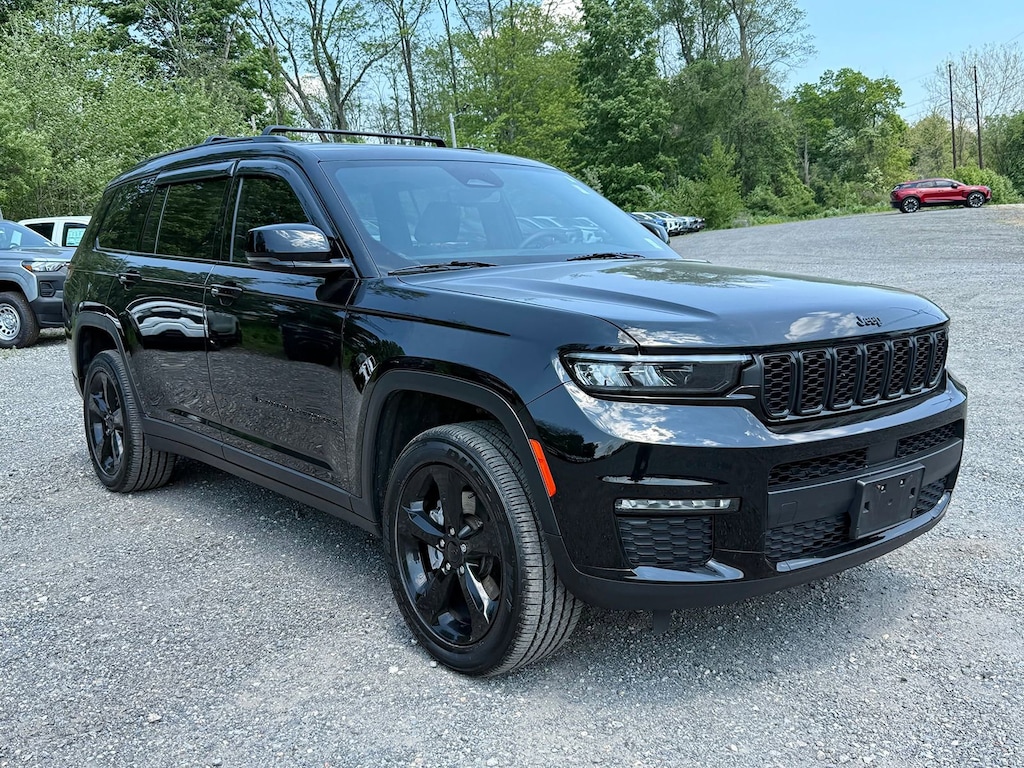 Used 2024 Jeep Grand Cherokee L Limited 4x4 SUV