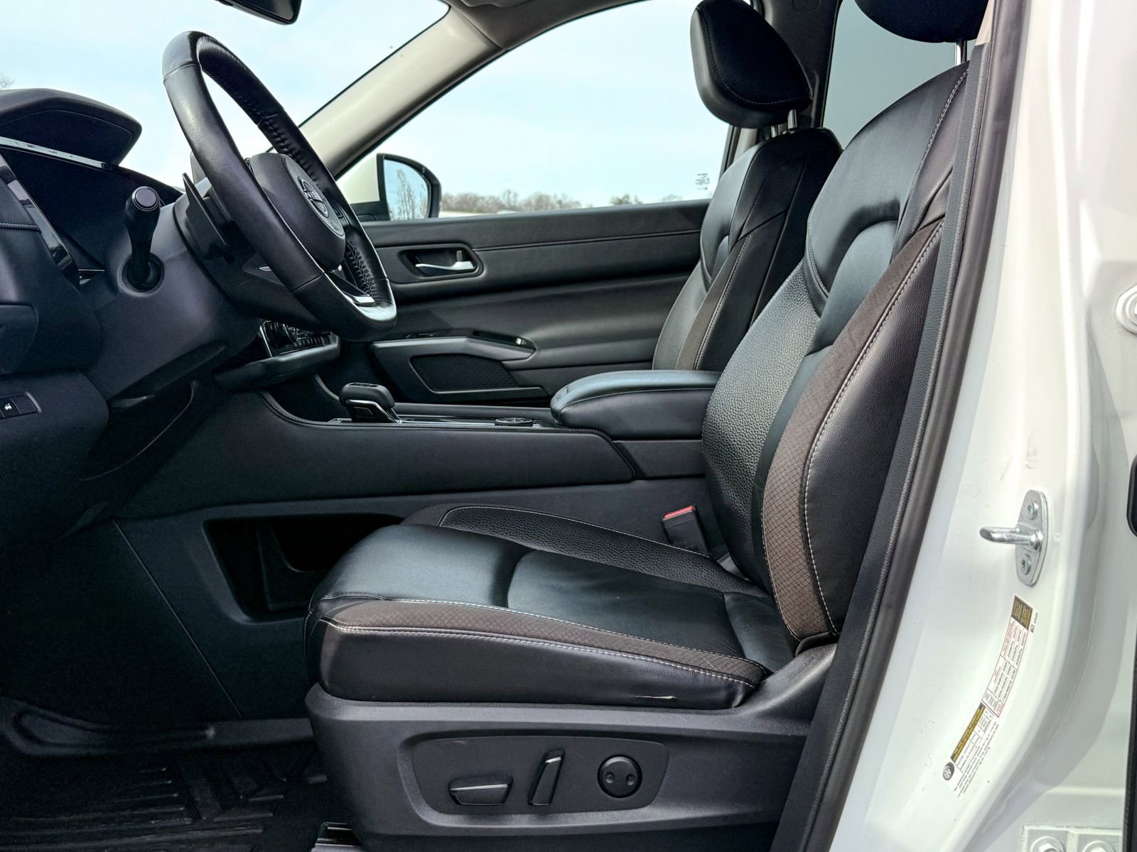 2023 Nissan Pathfinder SL - Photo 15