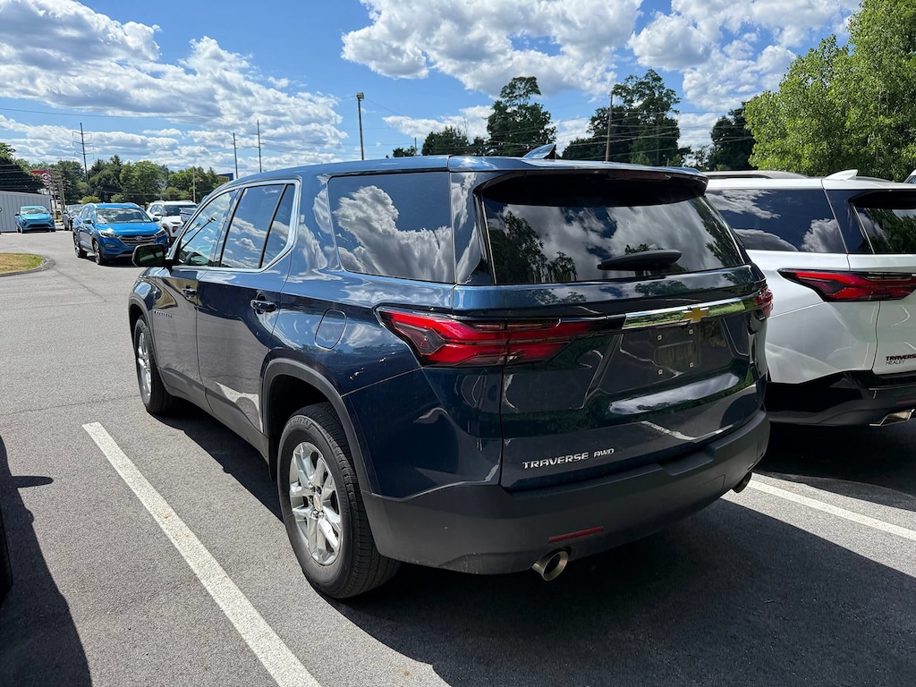 Used 2023 Chevrolet Traverse LS SUV