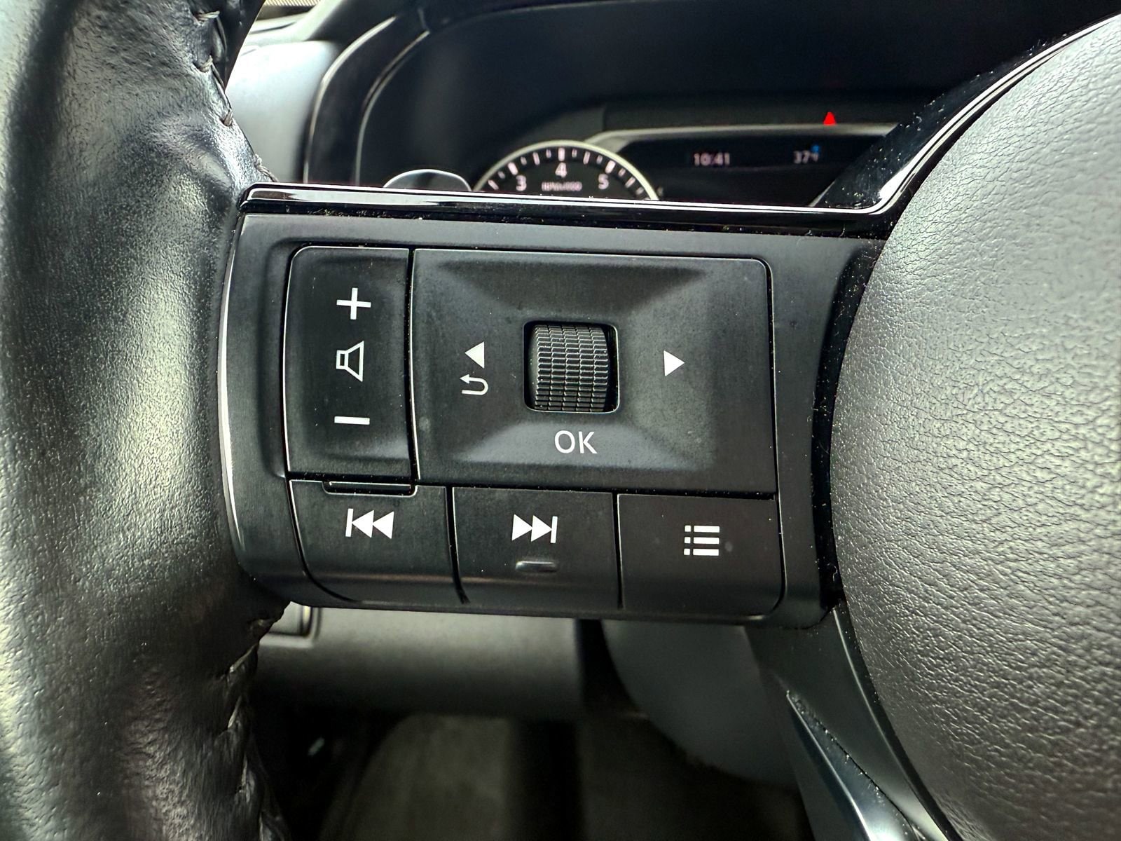2023 Nissan Pathfinder SL - Photo 35