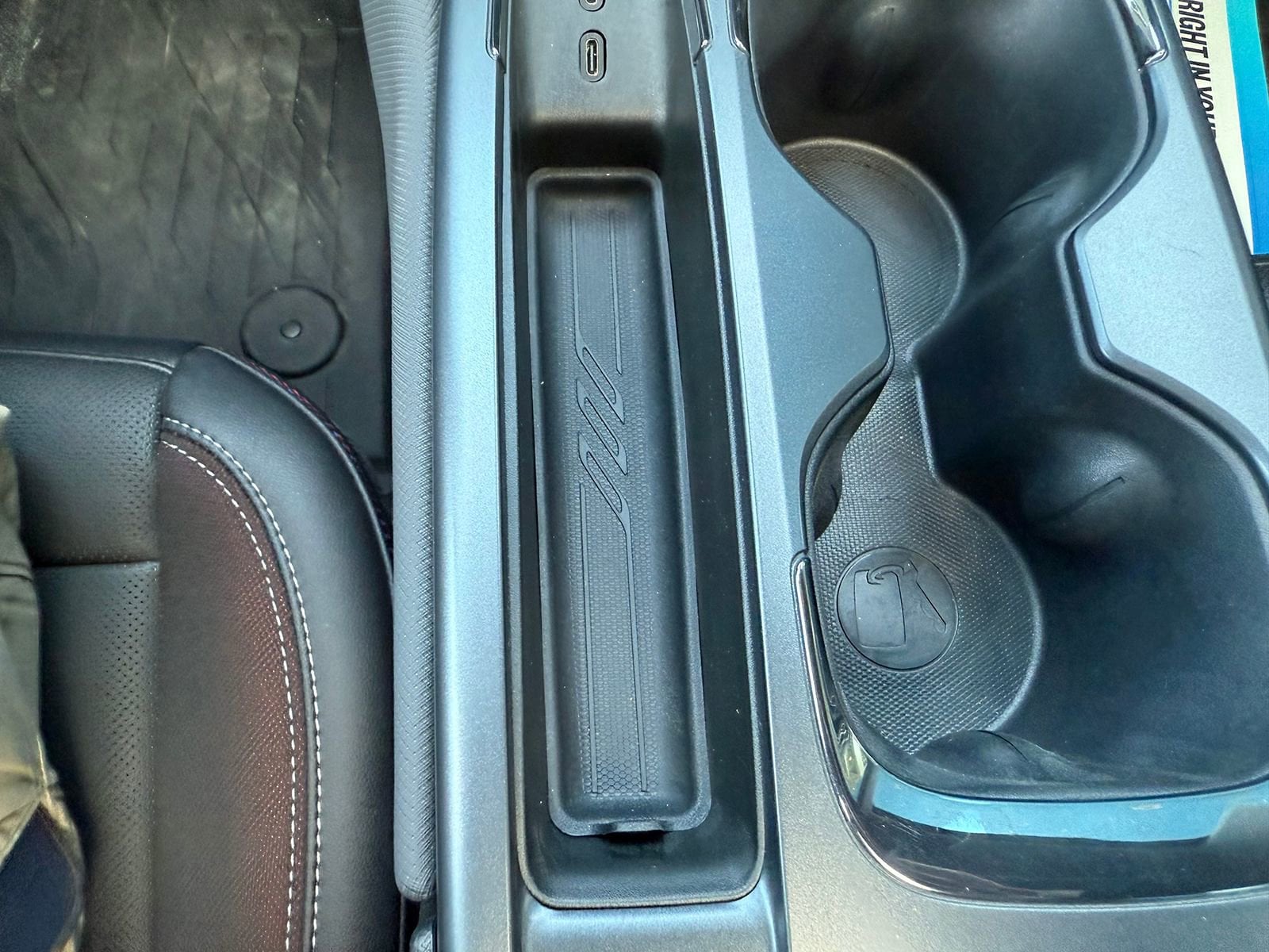 2025 Chevrolet Equinox EV RS - Photo 29