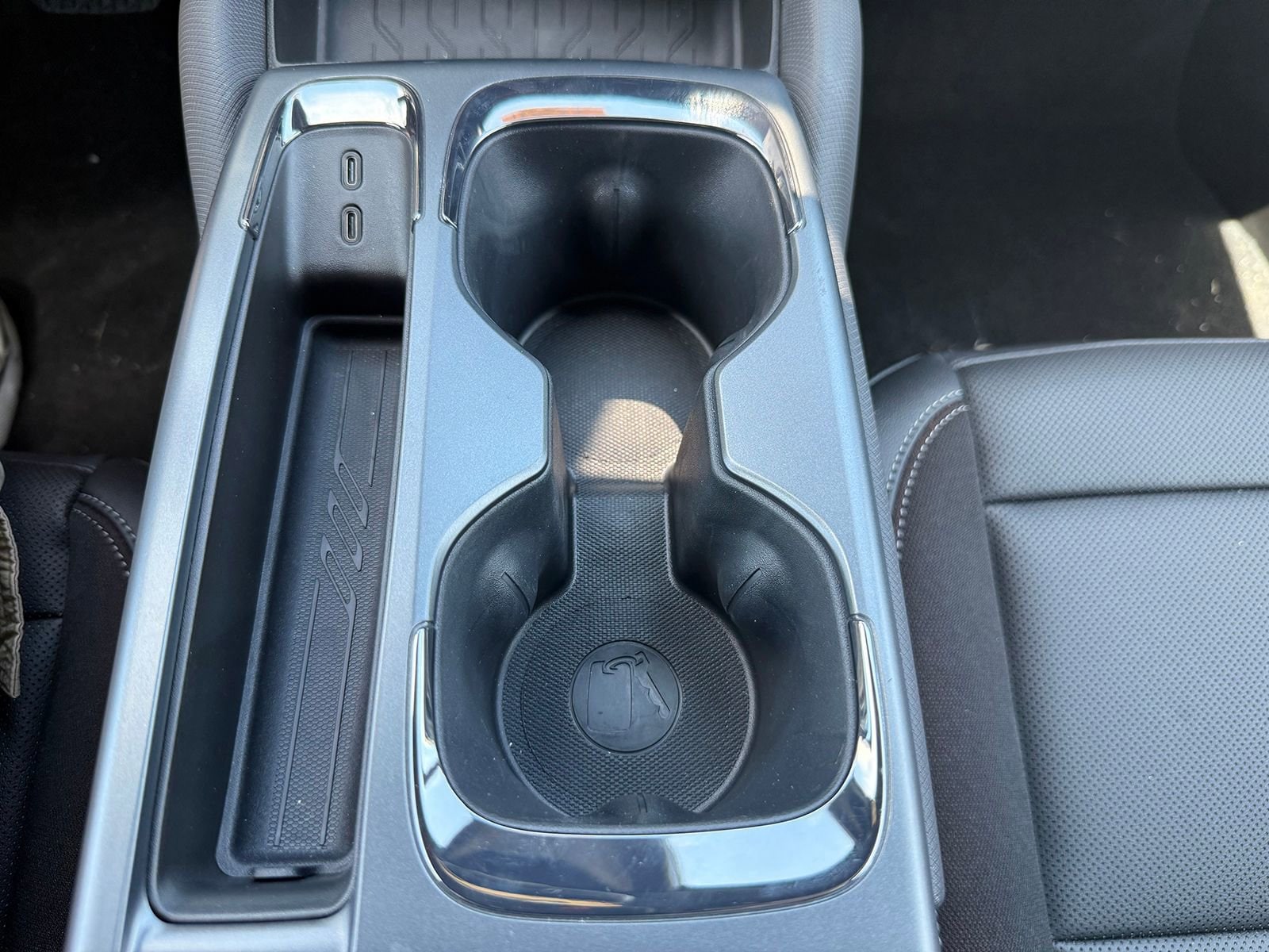 2025 Chevrolet Equinox EV RS - Photo 25