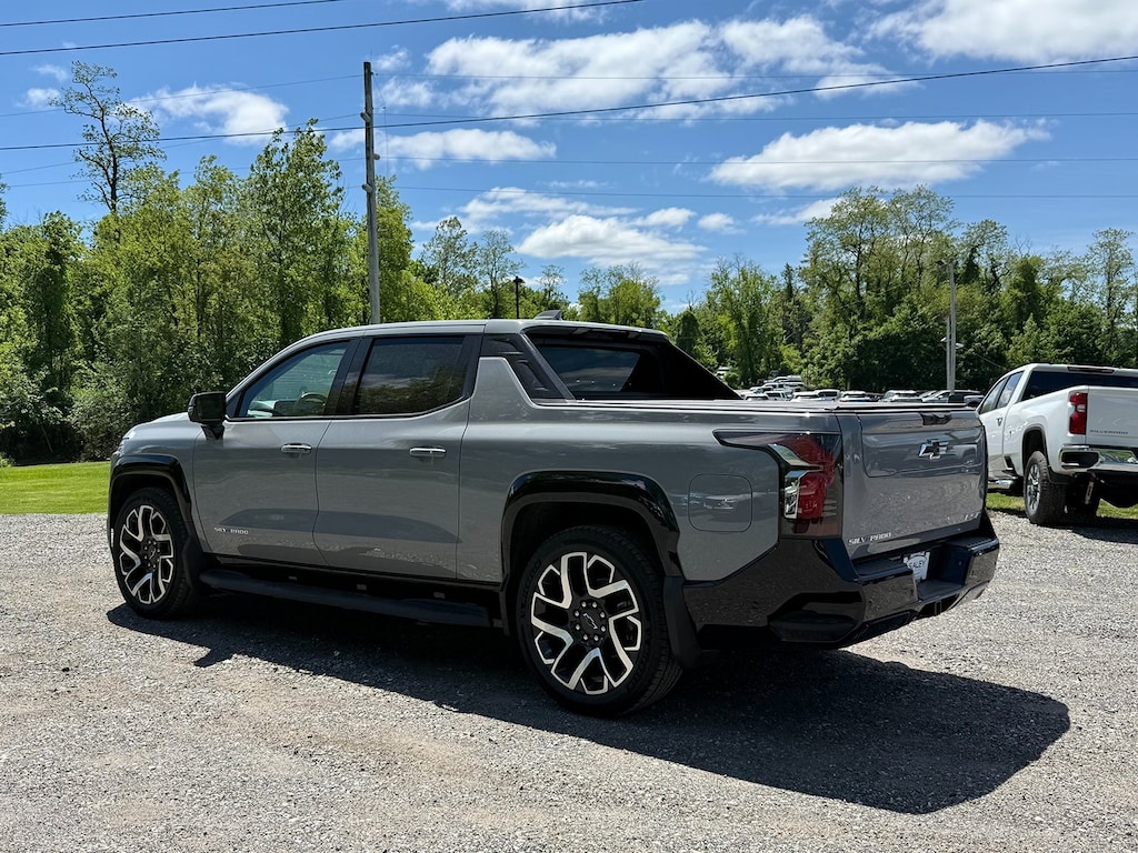New 2025 Chevrolet Silverado EV RST - Max Range Truck Crew Cab