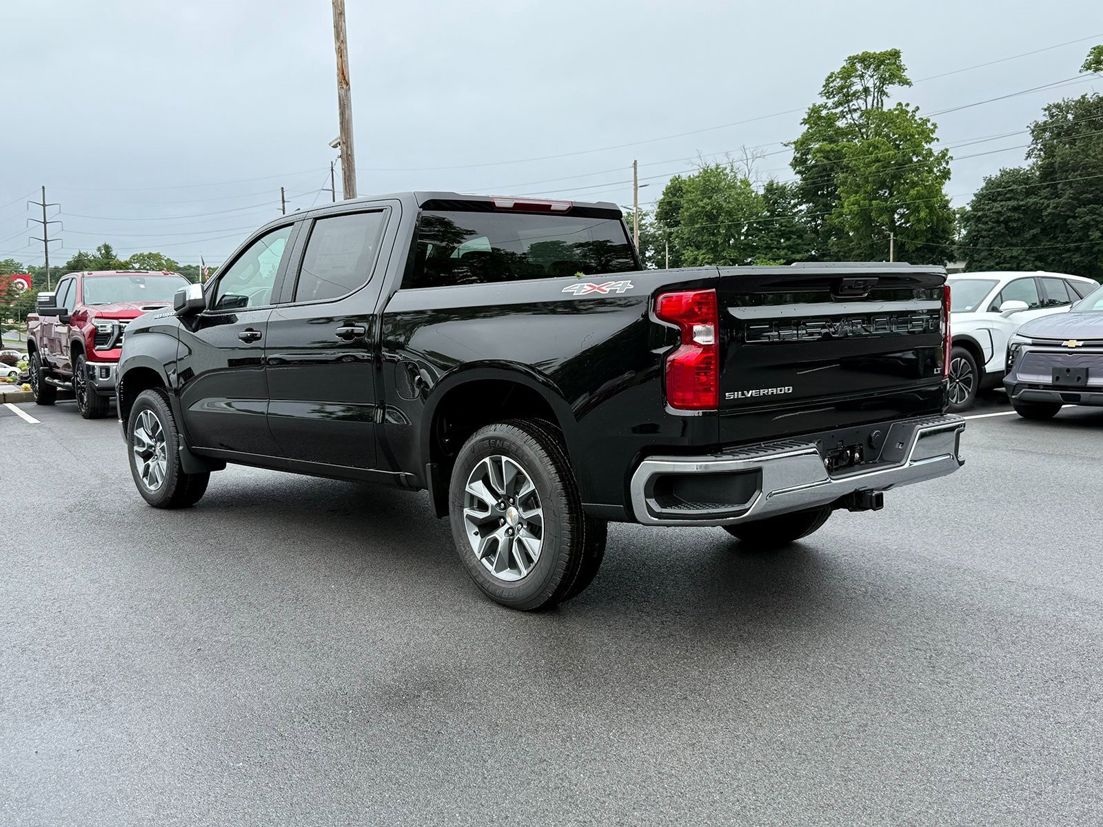 2025 Chevrolet Silverado 1500 LT photo 2