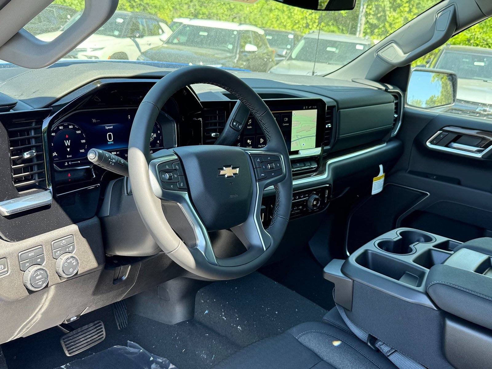 2025 Chevrolet Silverado 1500 LT photo 3