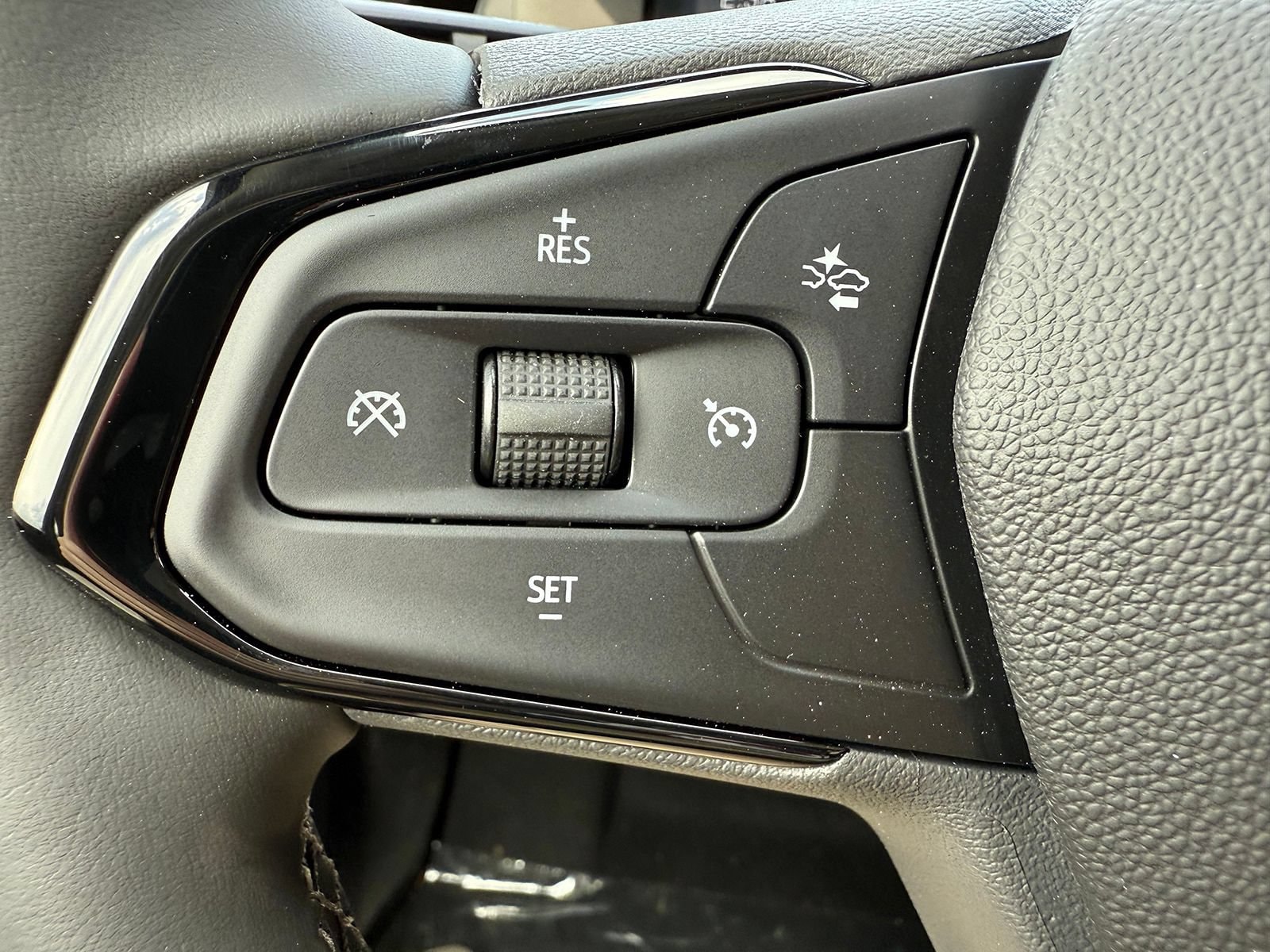 2027 Chevrolet Bolt RS - Photo 33