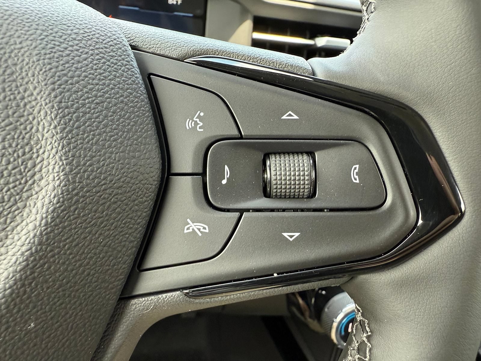 2027 Chevrolet Bolt RS - Photo 32