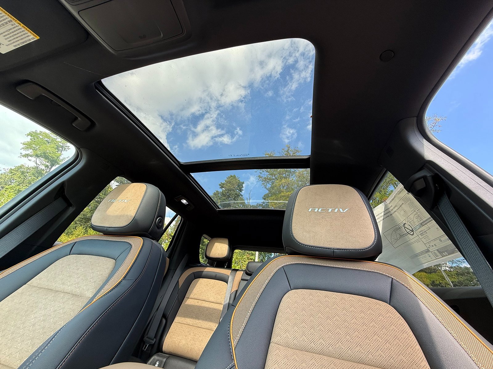 2026 Chevrolet Equinox ACTIV photo 2