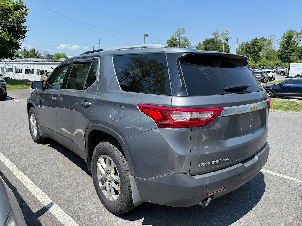 Used 2018 Chevrolet Traverse LT Cloth SUV