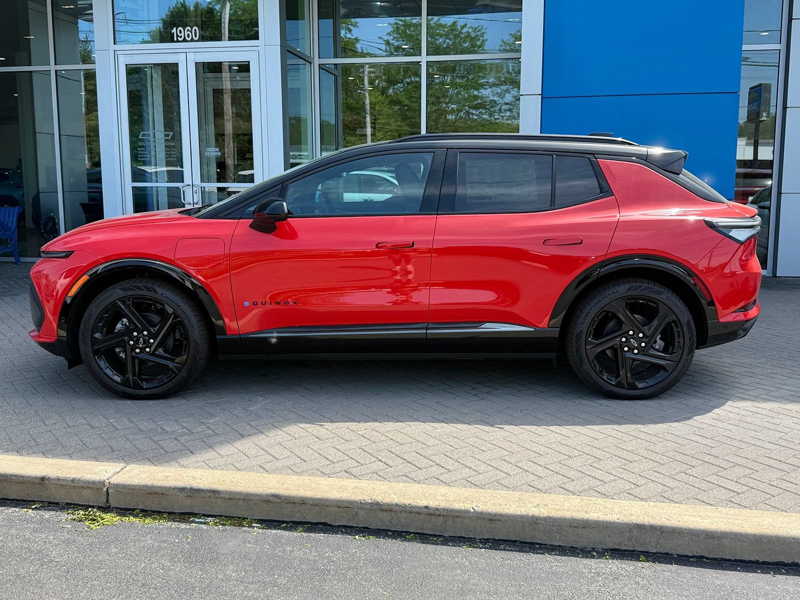 2025 Chevrolet Equinox EV RS - Photo 7