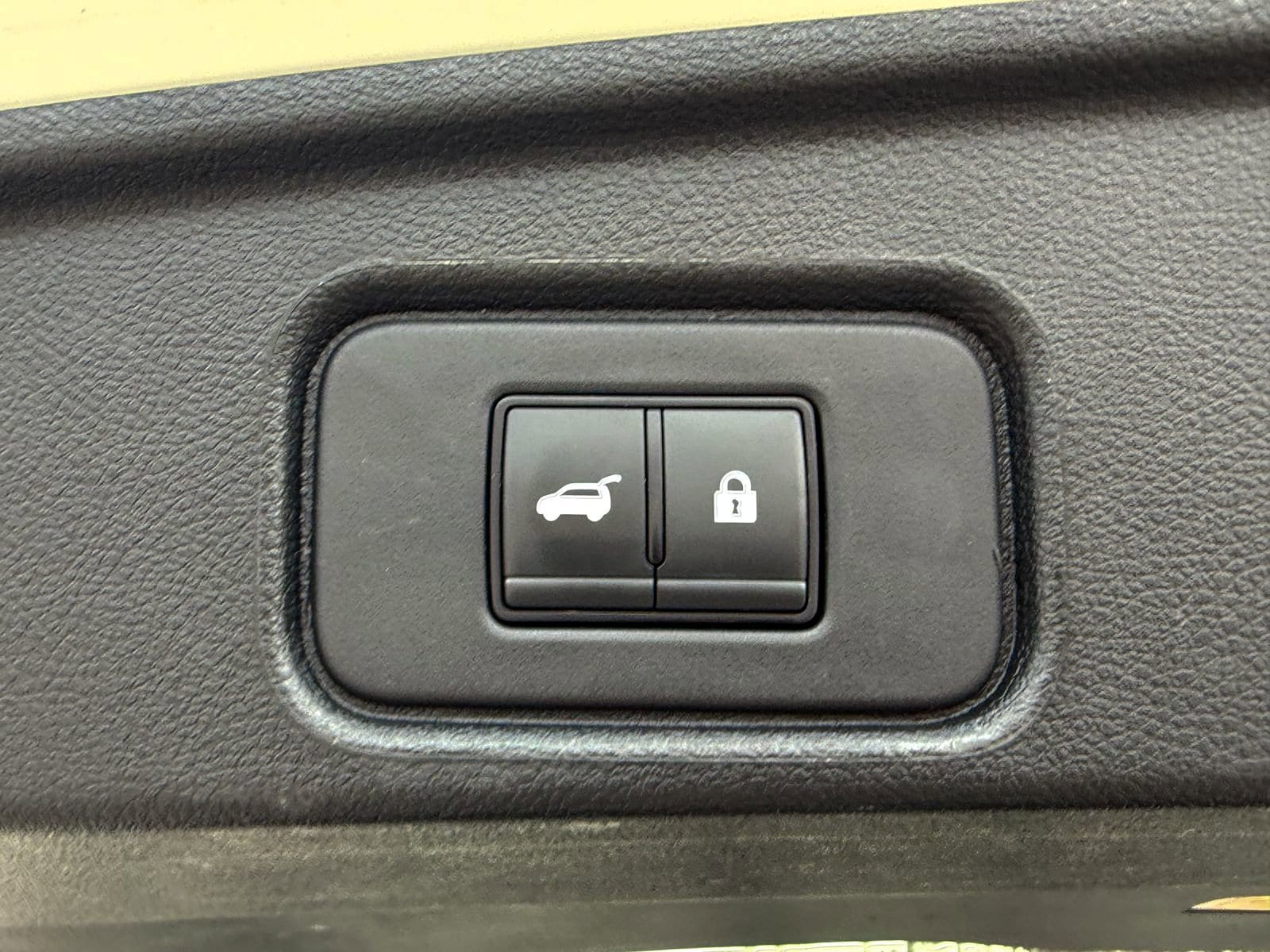 2023 Nissan Pathfinder SL - Photo 11