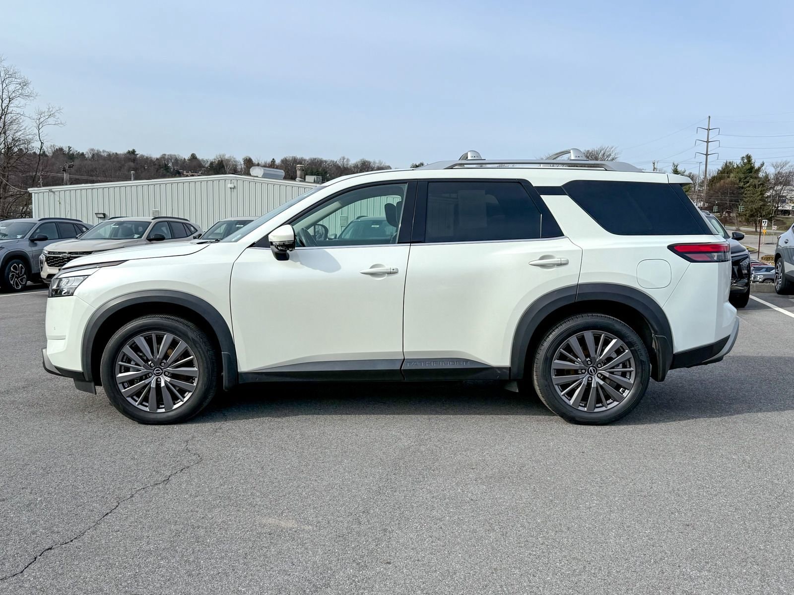 2023 Nissan Pathfinder SL - Photo 8