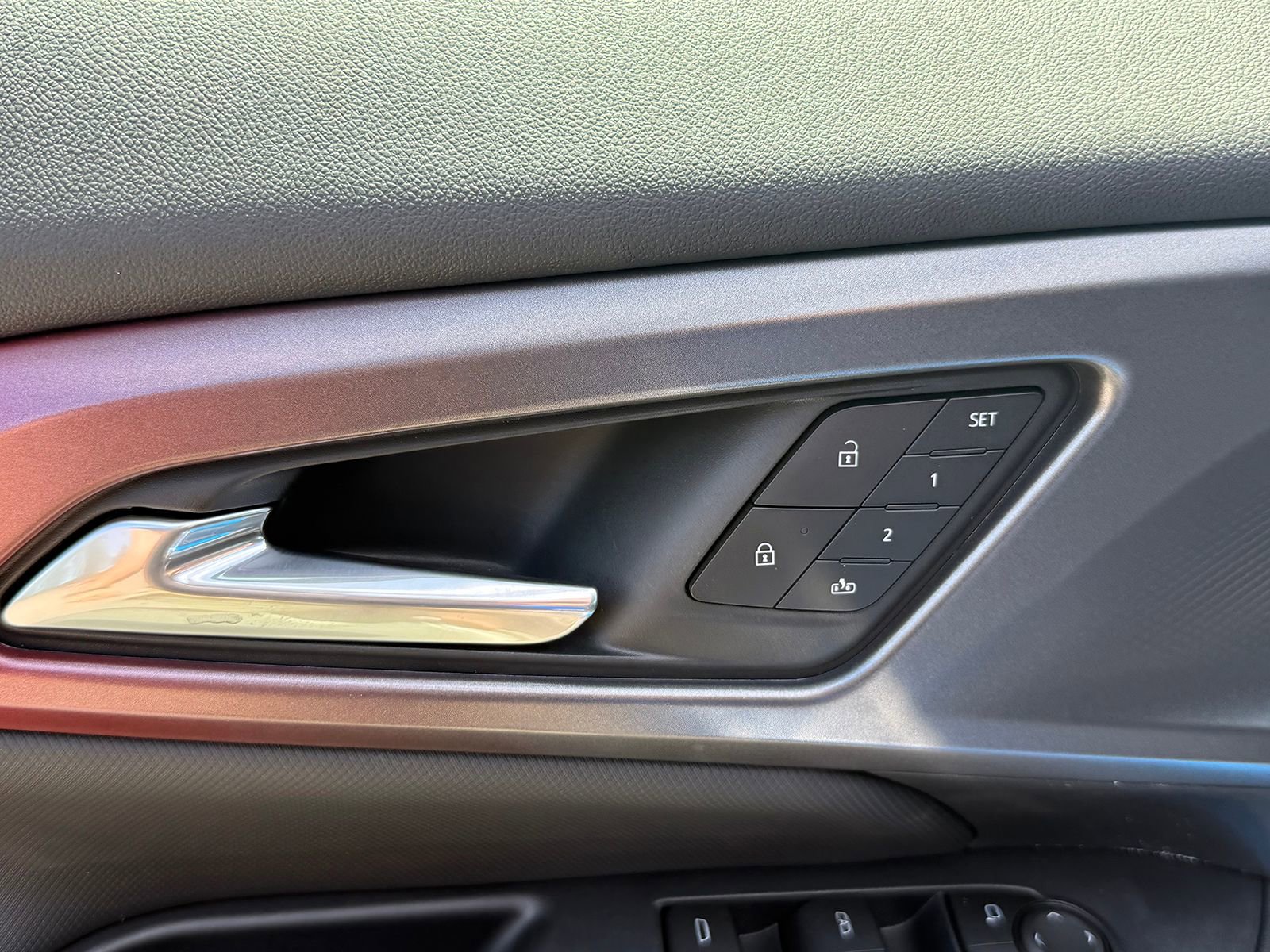 2025 Chevrolet Equinox EV RS - Photo 16
